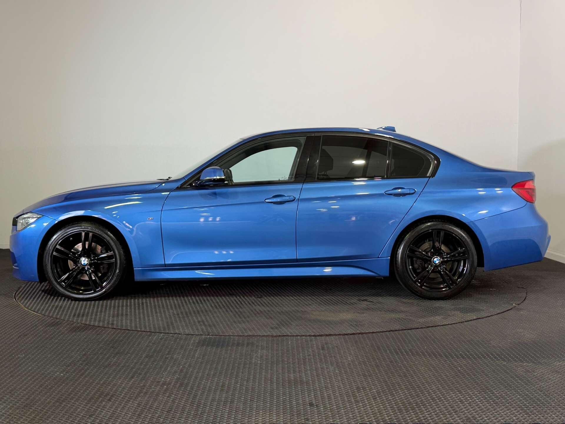 BMW 3 Series view 4