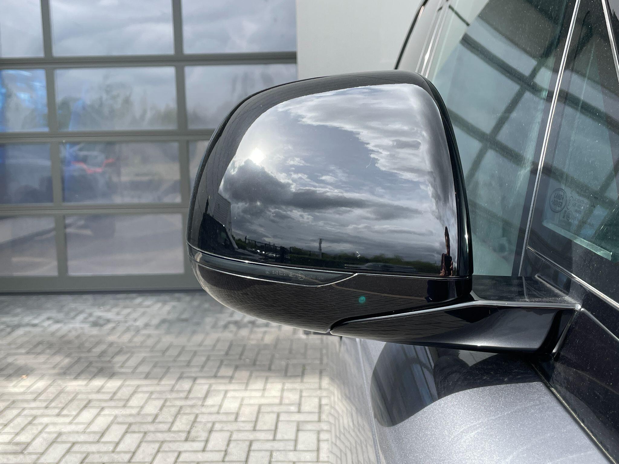Land Rover Range Rover view 35