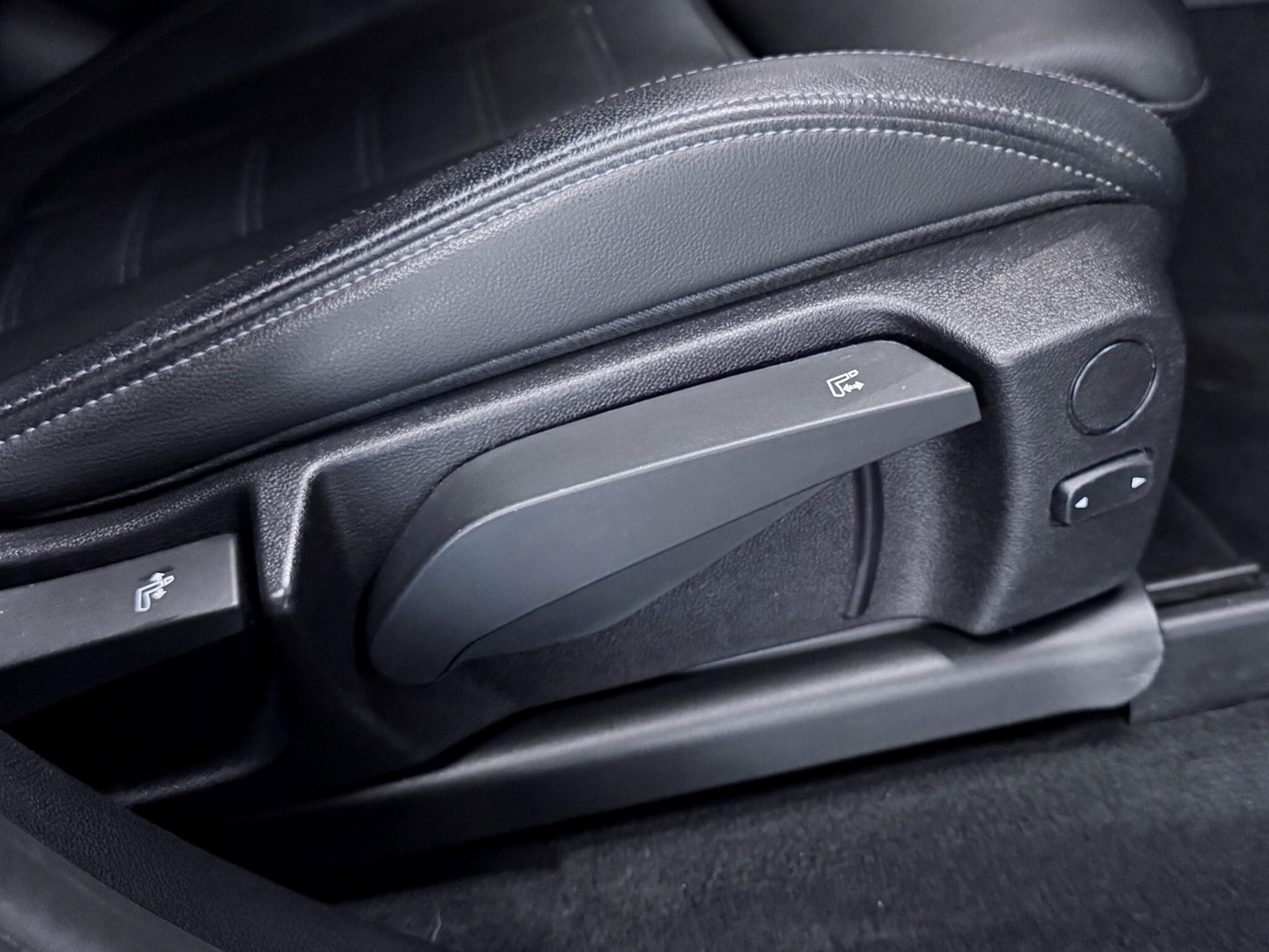 BMW X4 view 24