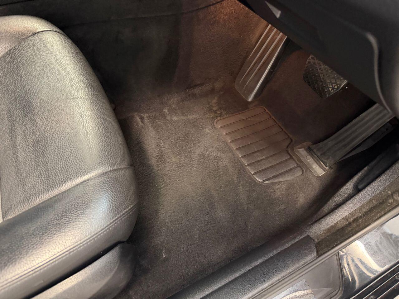 BMW 5 Series view 18