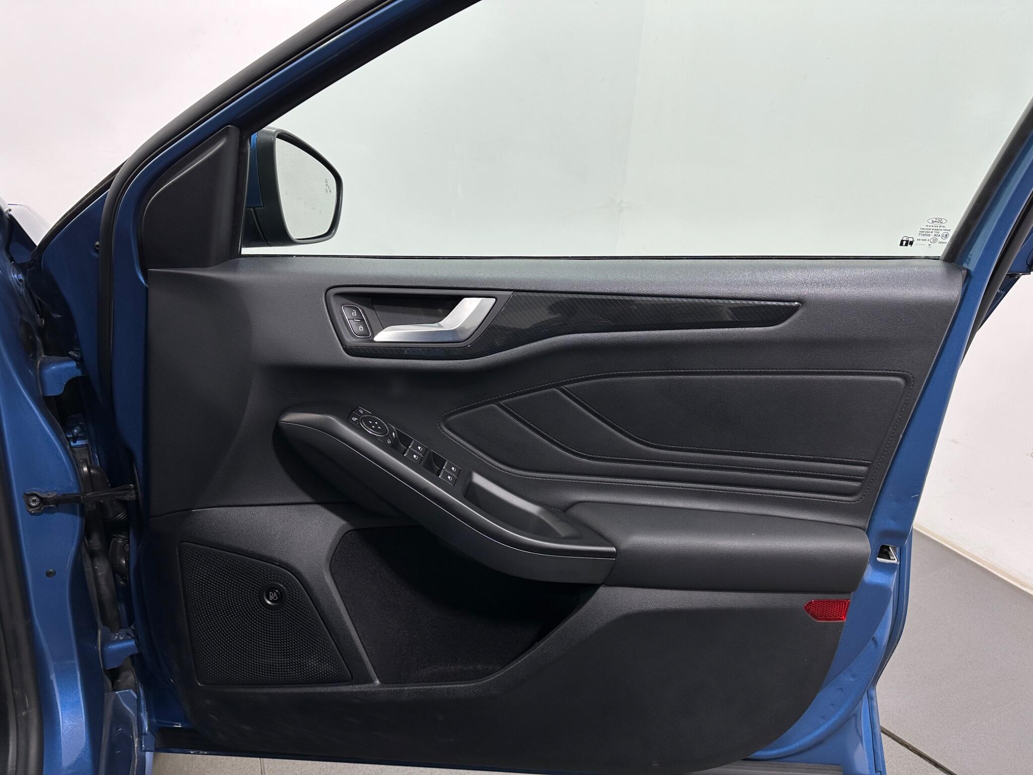 Ford Focus view 33