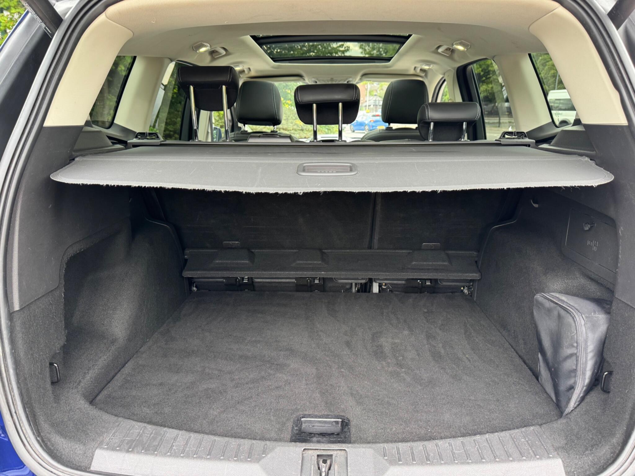 Ford Kuga view 34