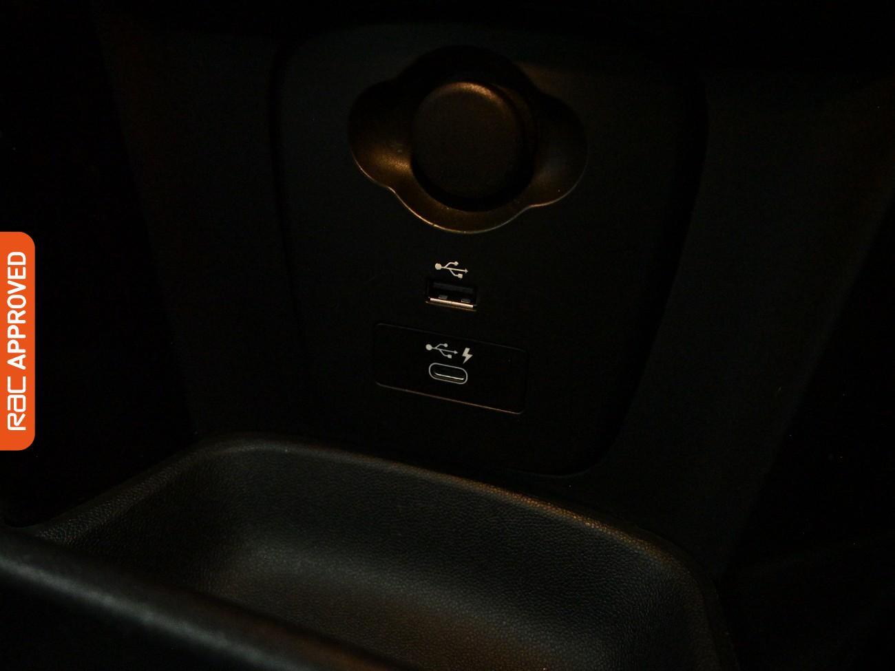 Mini Hatch view 23