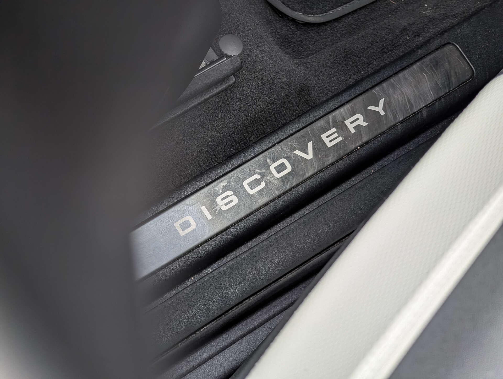 Land Rover Discovery Sport view 28