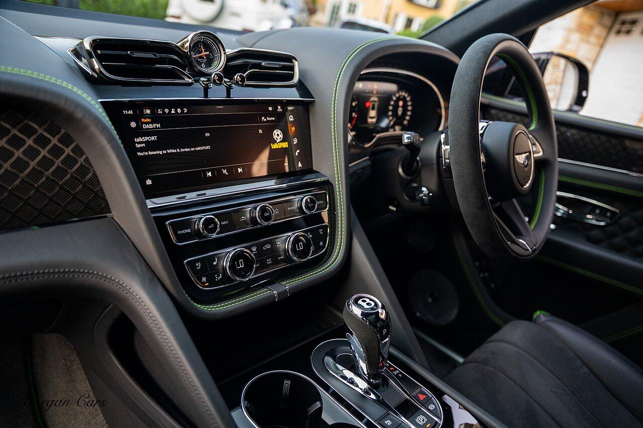 Bentley Bentayga view 78