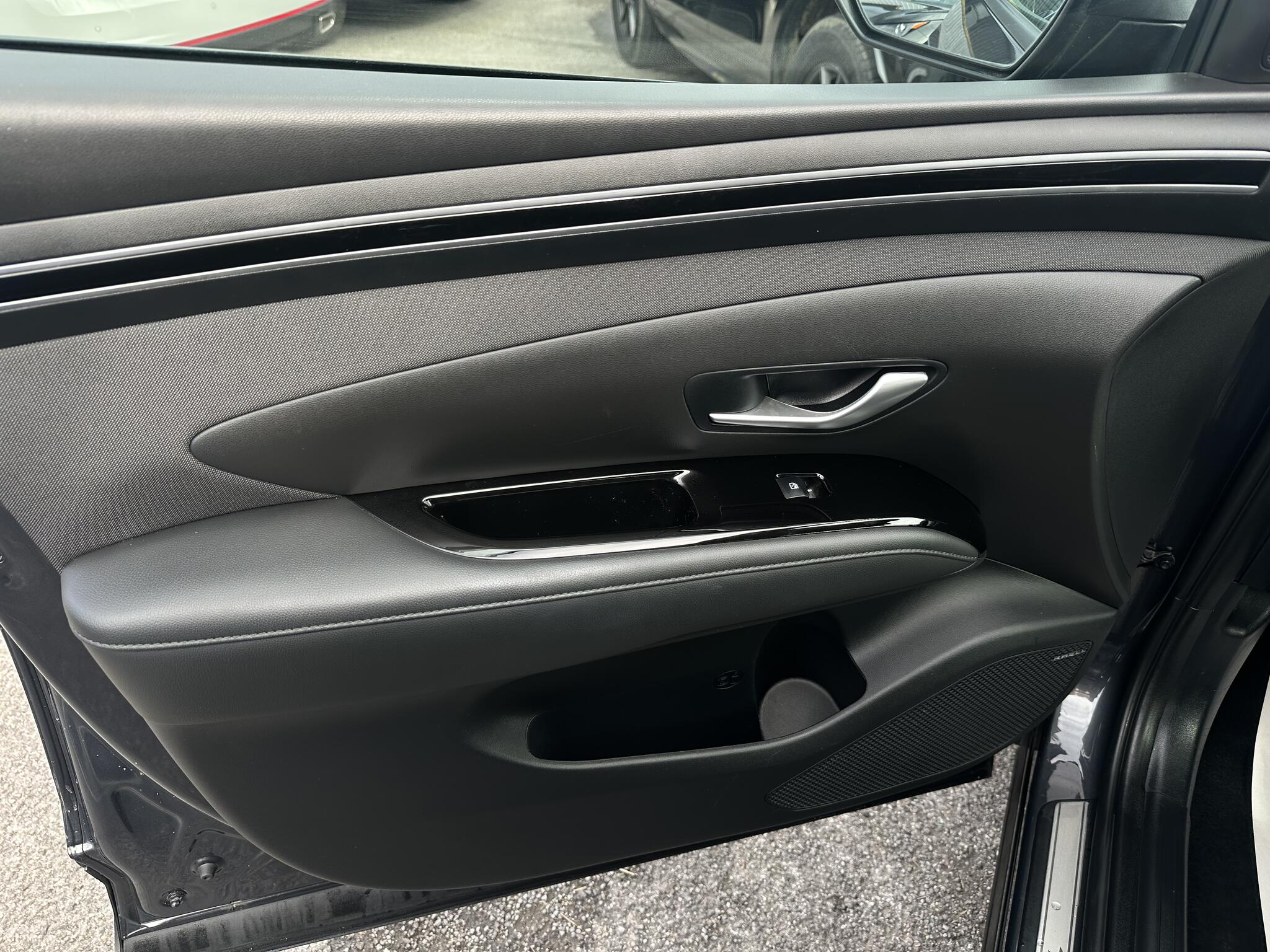 Hyundai Tucson view 25
