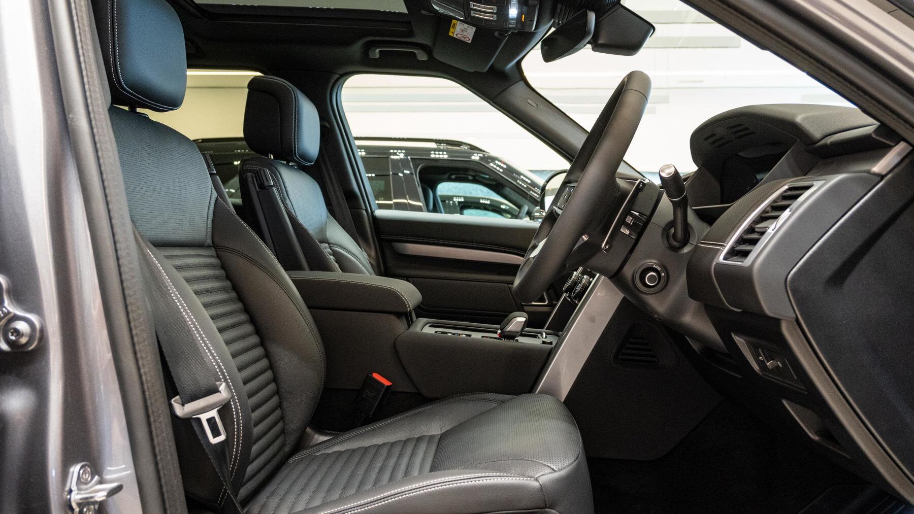 Land Rover Discovery view 46