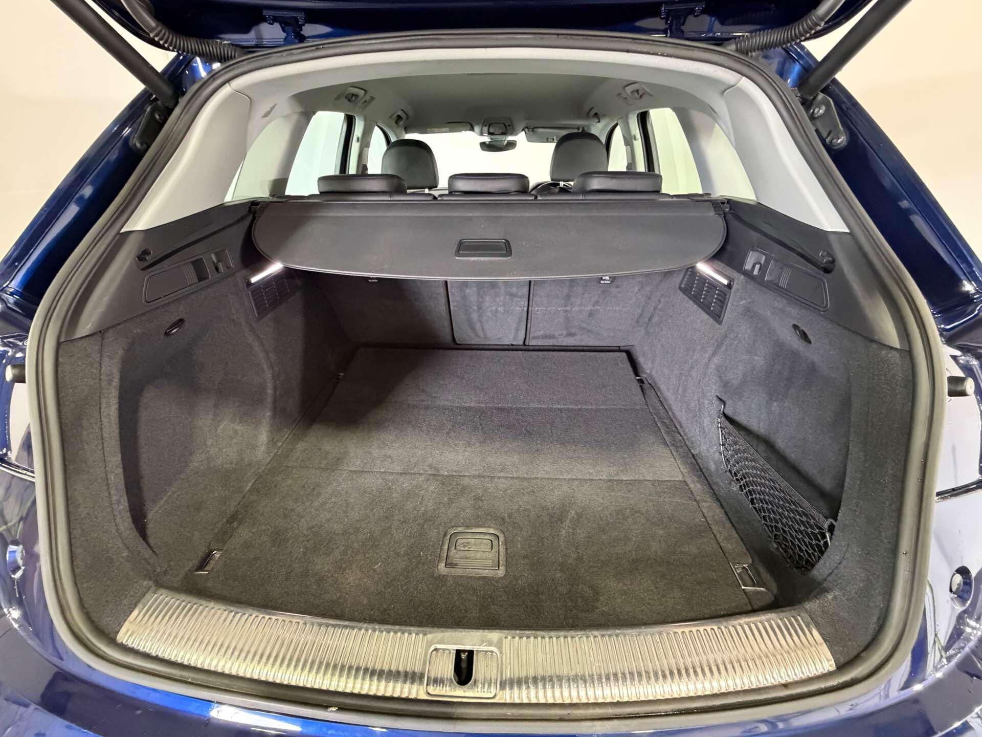 Audi Q5 view 4
