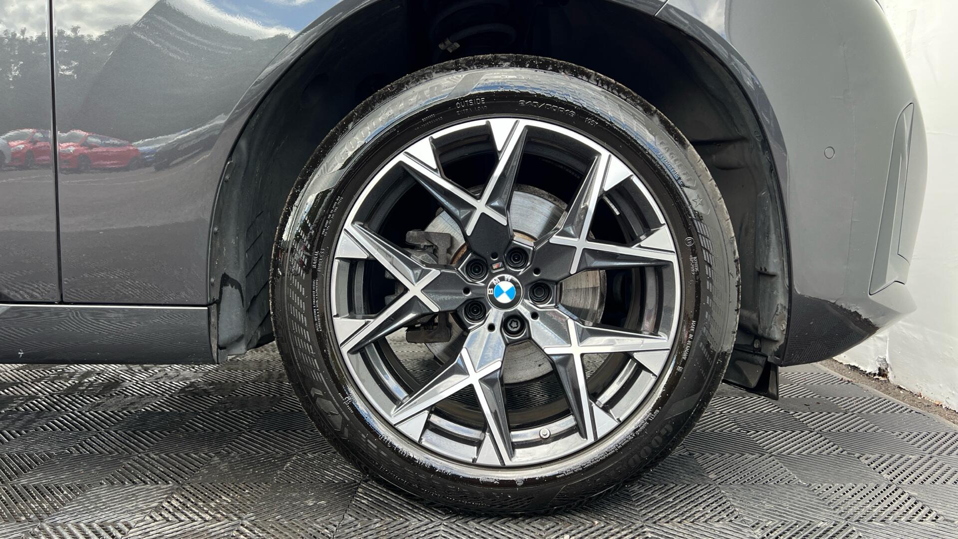BMW X3 view 14