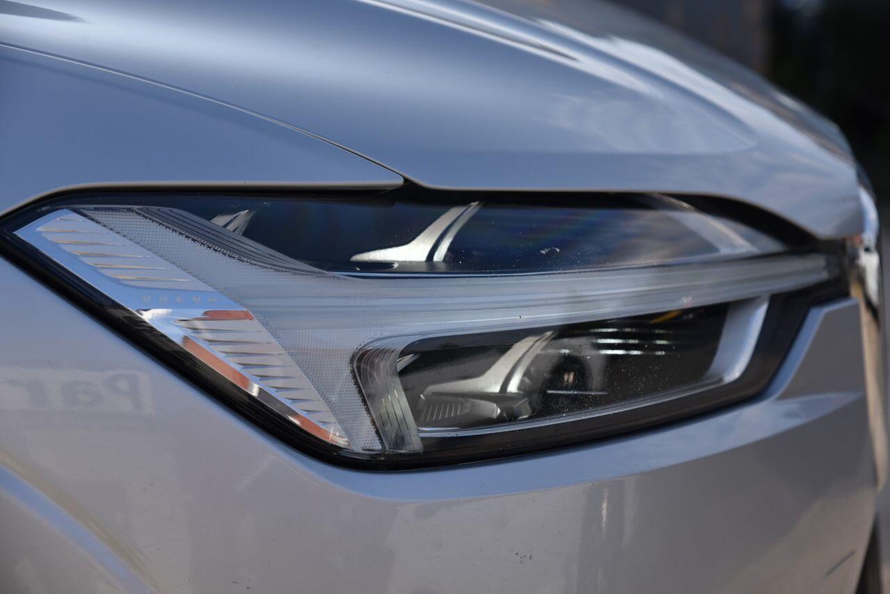 Volvo XC60 view 45