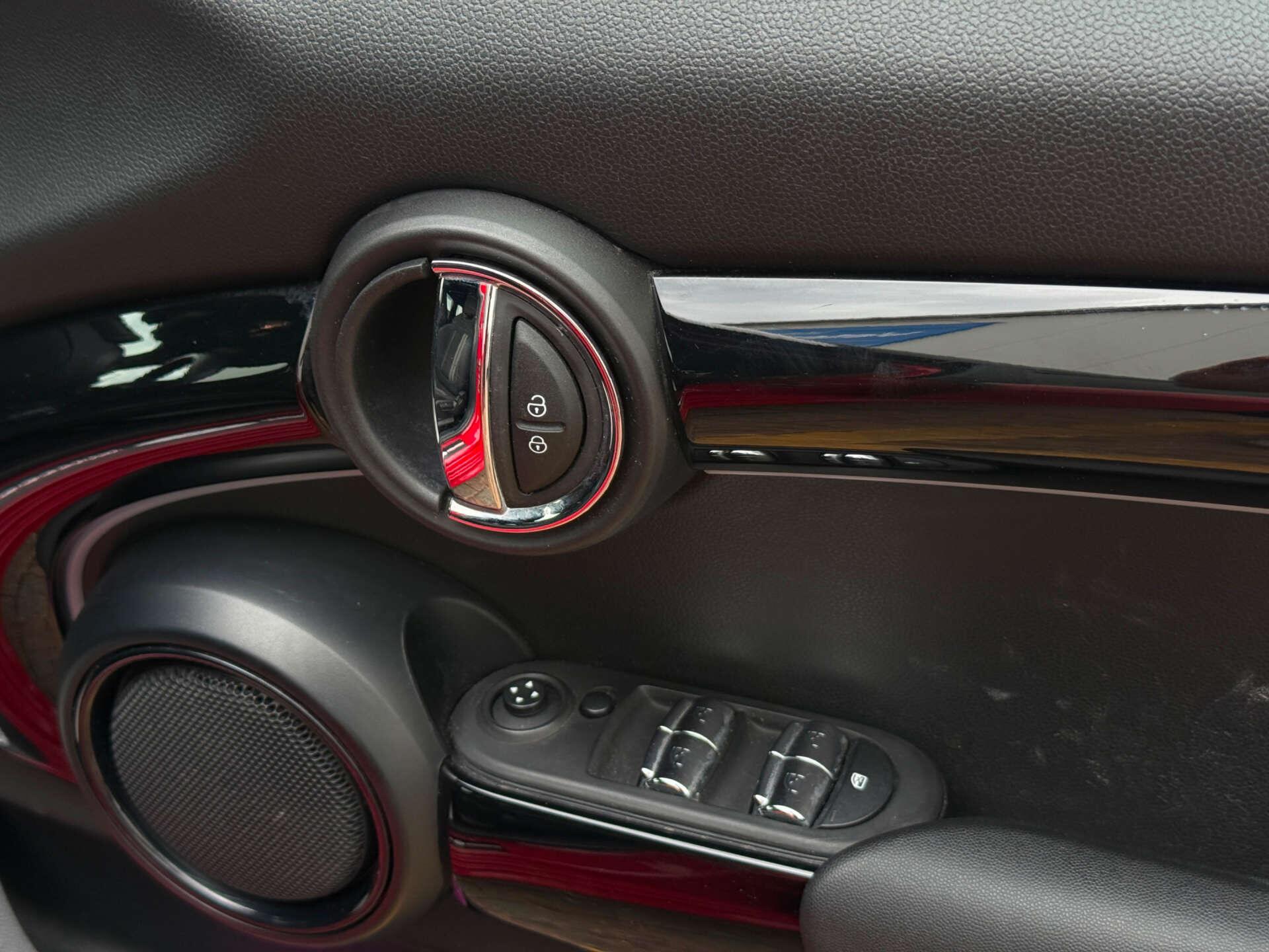 Mini Cooper view 17
