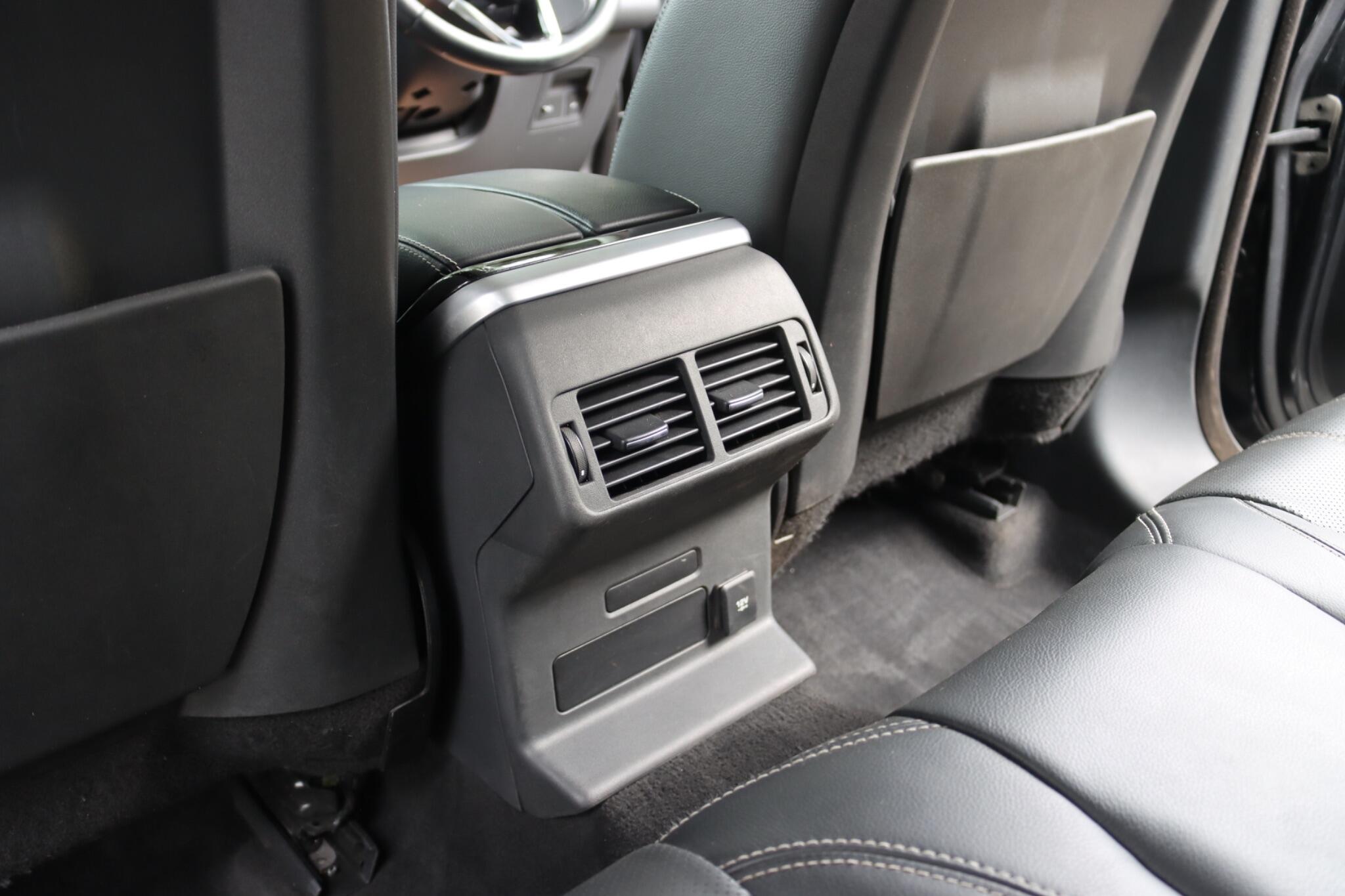 Land Rover Range Rover Velar view 15