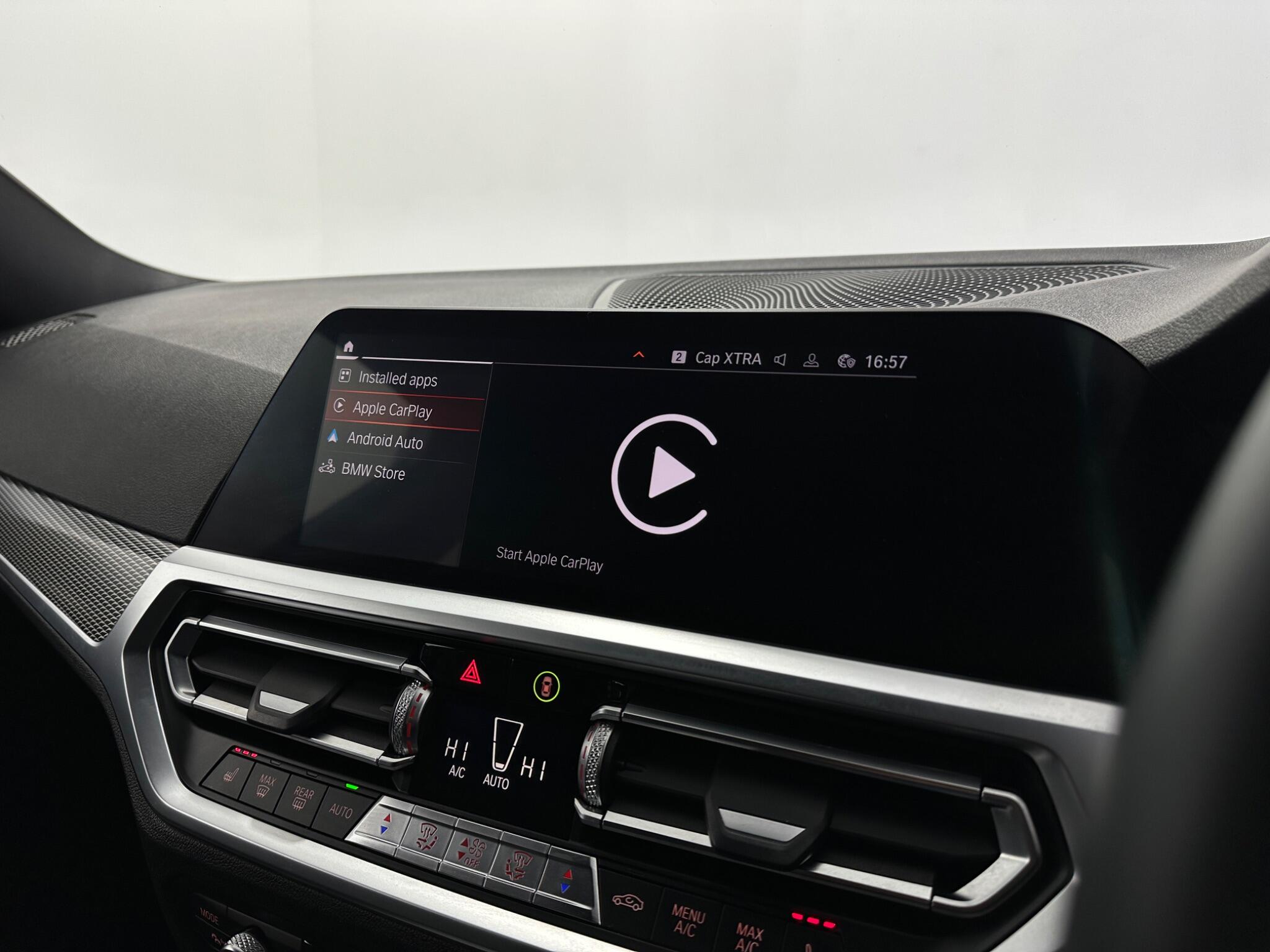 BMW 3 Series view 24
