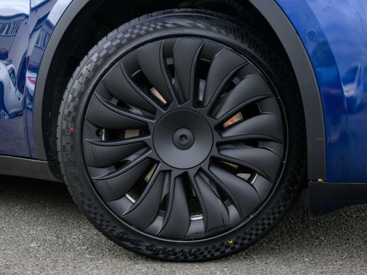 Tesla Model Y view 8