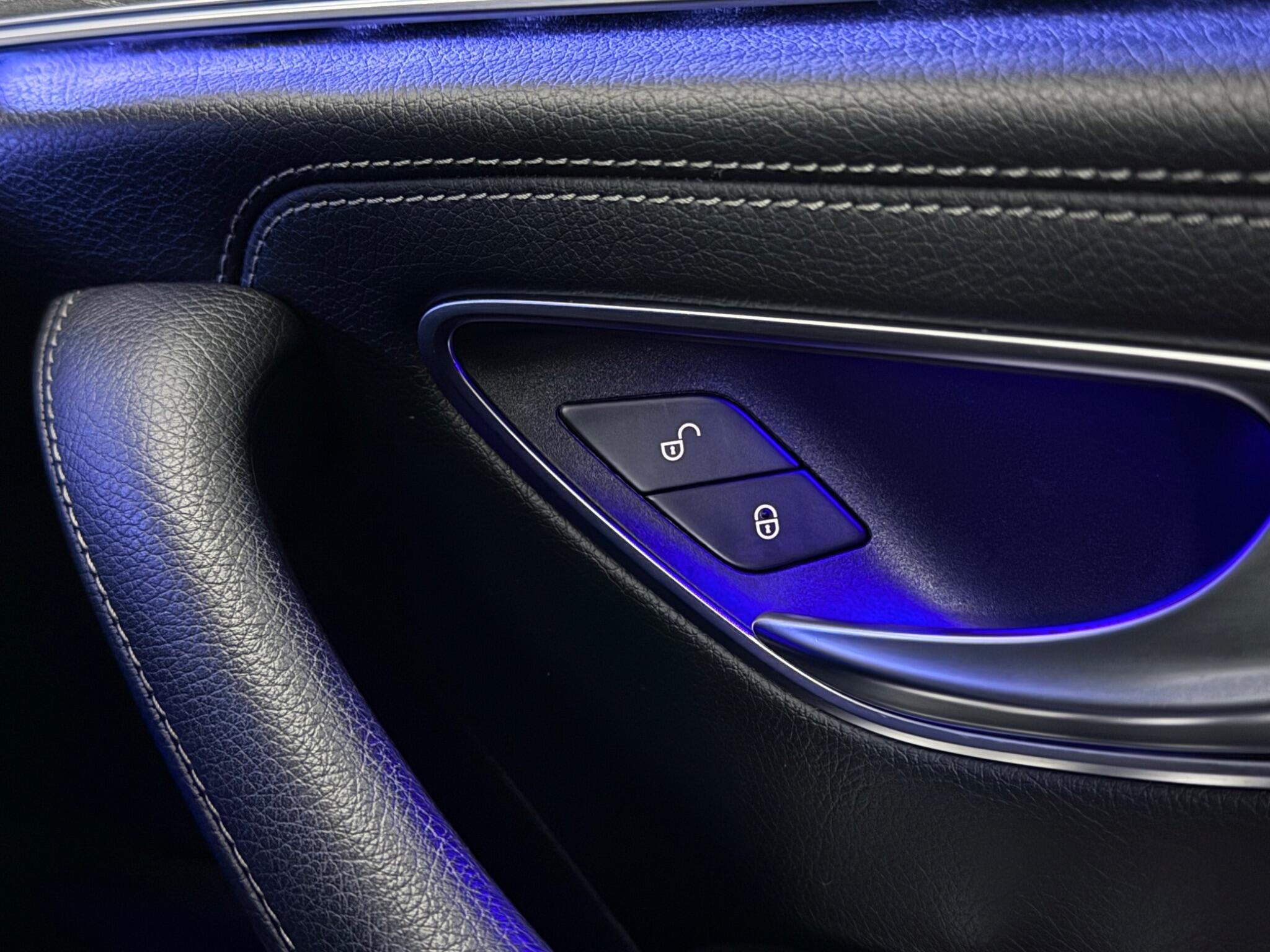 Mercedes-Benz CLS view 16