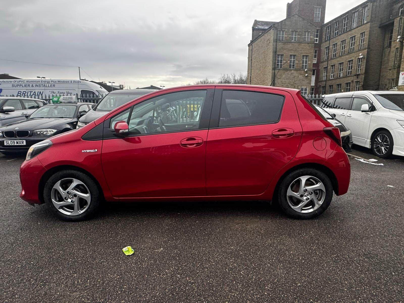 Toyota Yaris view 3