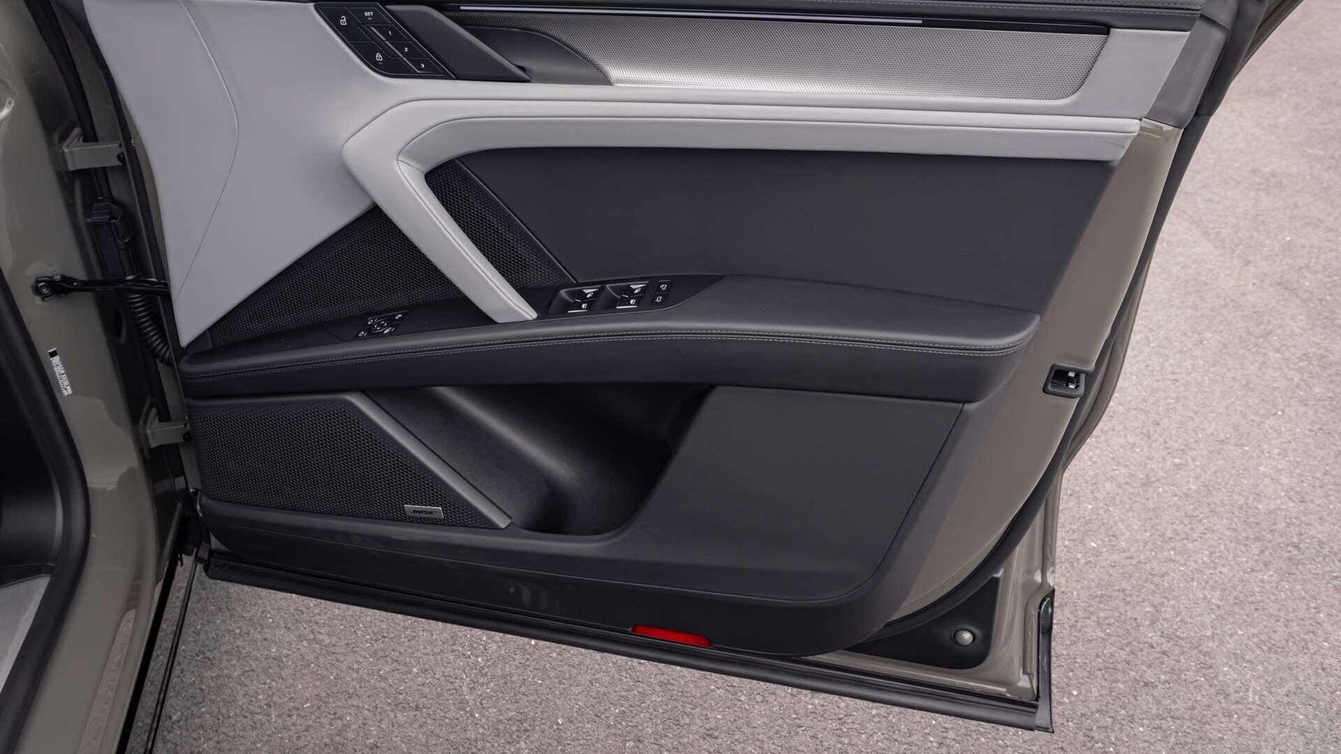 Porsche Cayenne view 31