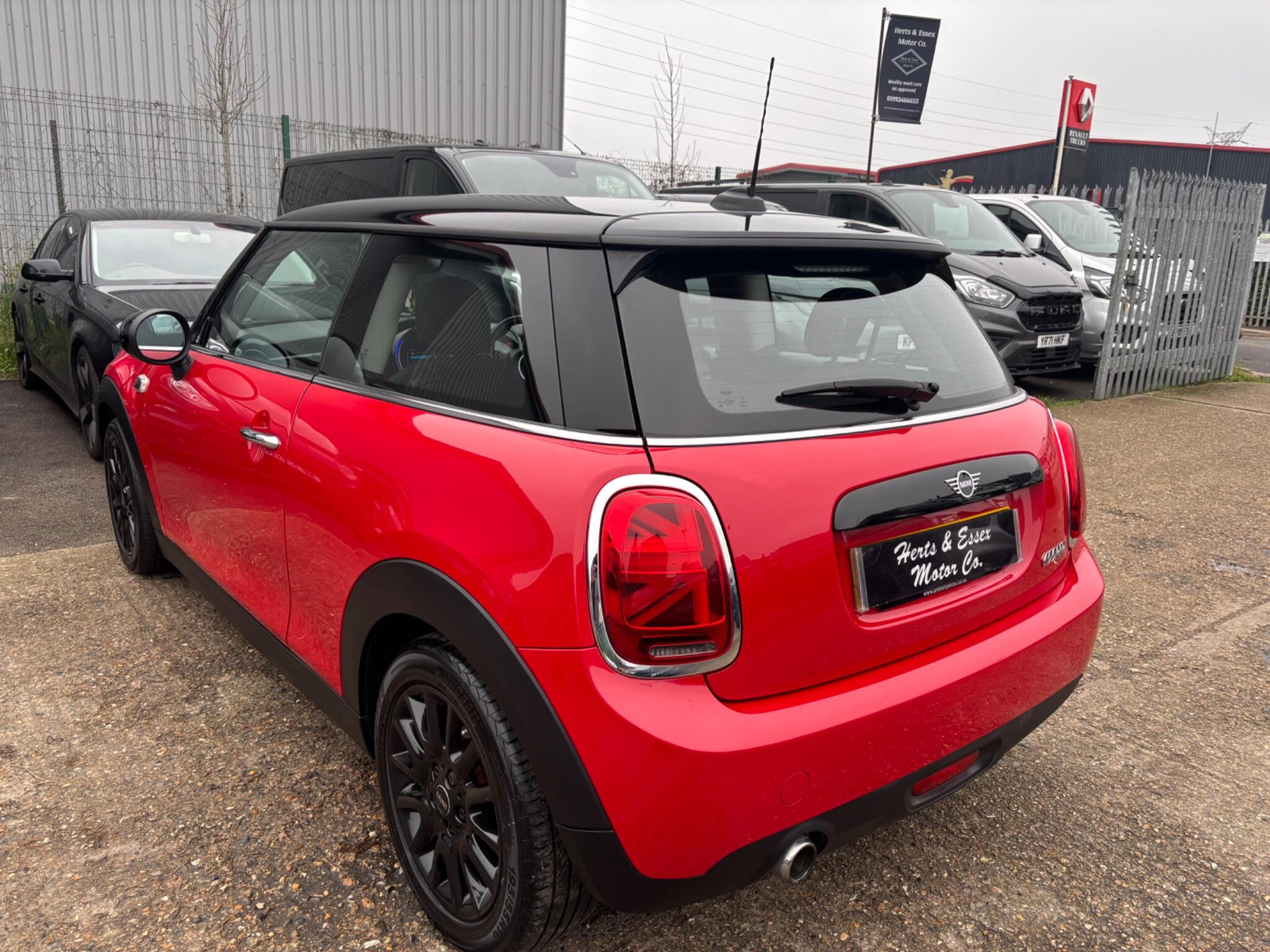 Mini Cooper view 8