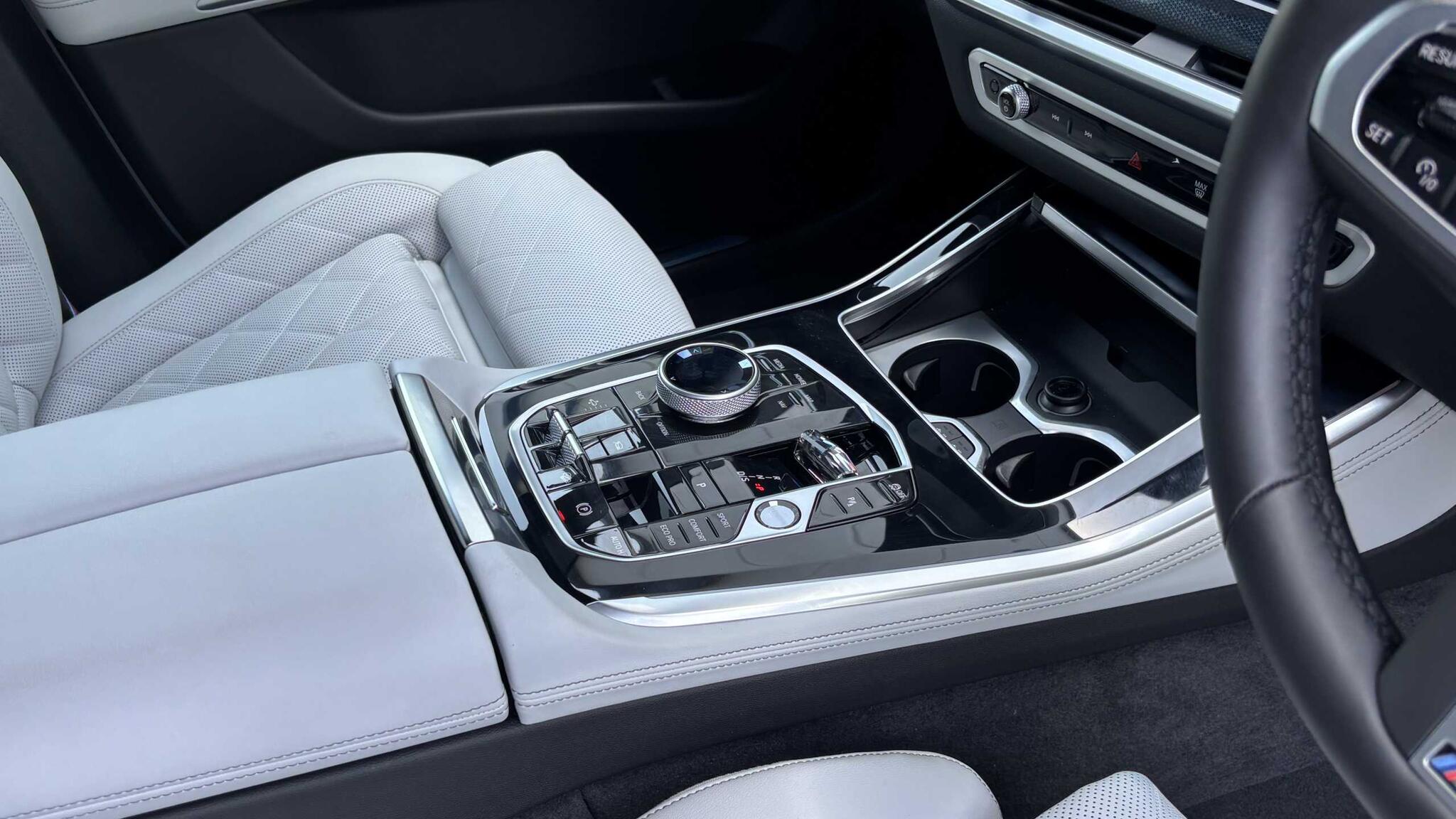 BMW X5 view 8