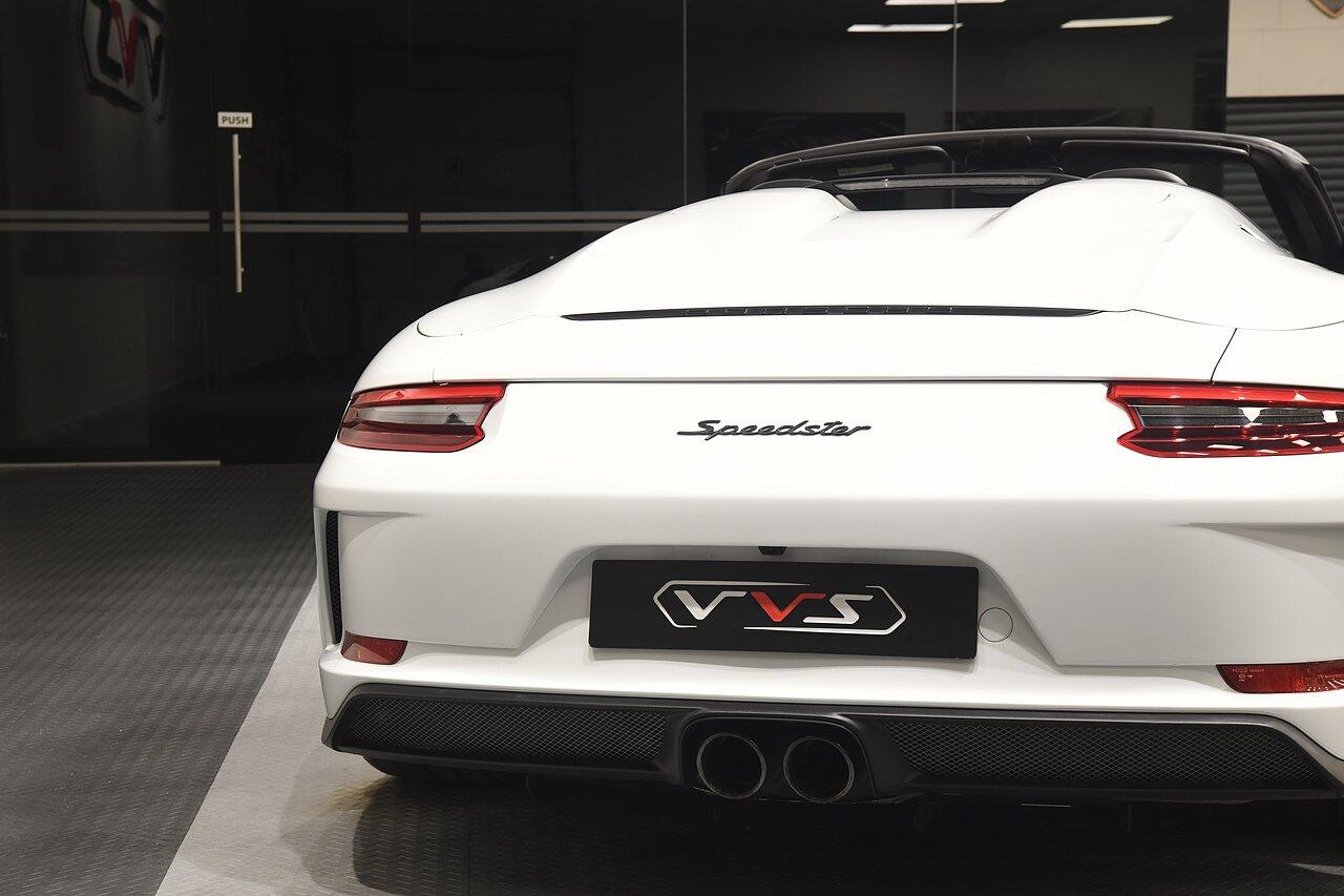Porsche 911 view 43