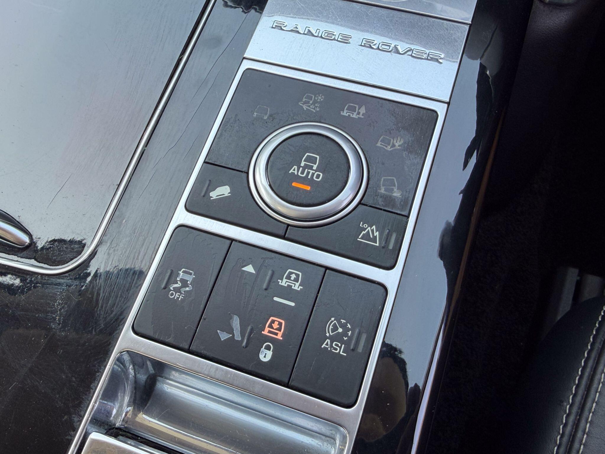 Land Rover Range Rover view 34