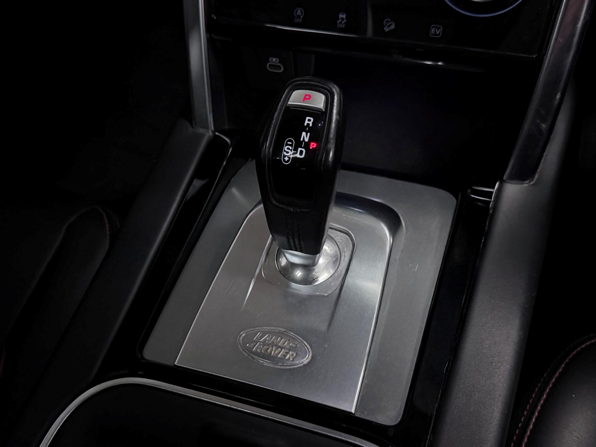 Land Rover Discovery Sport view 28