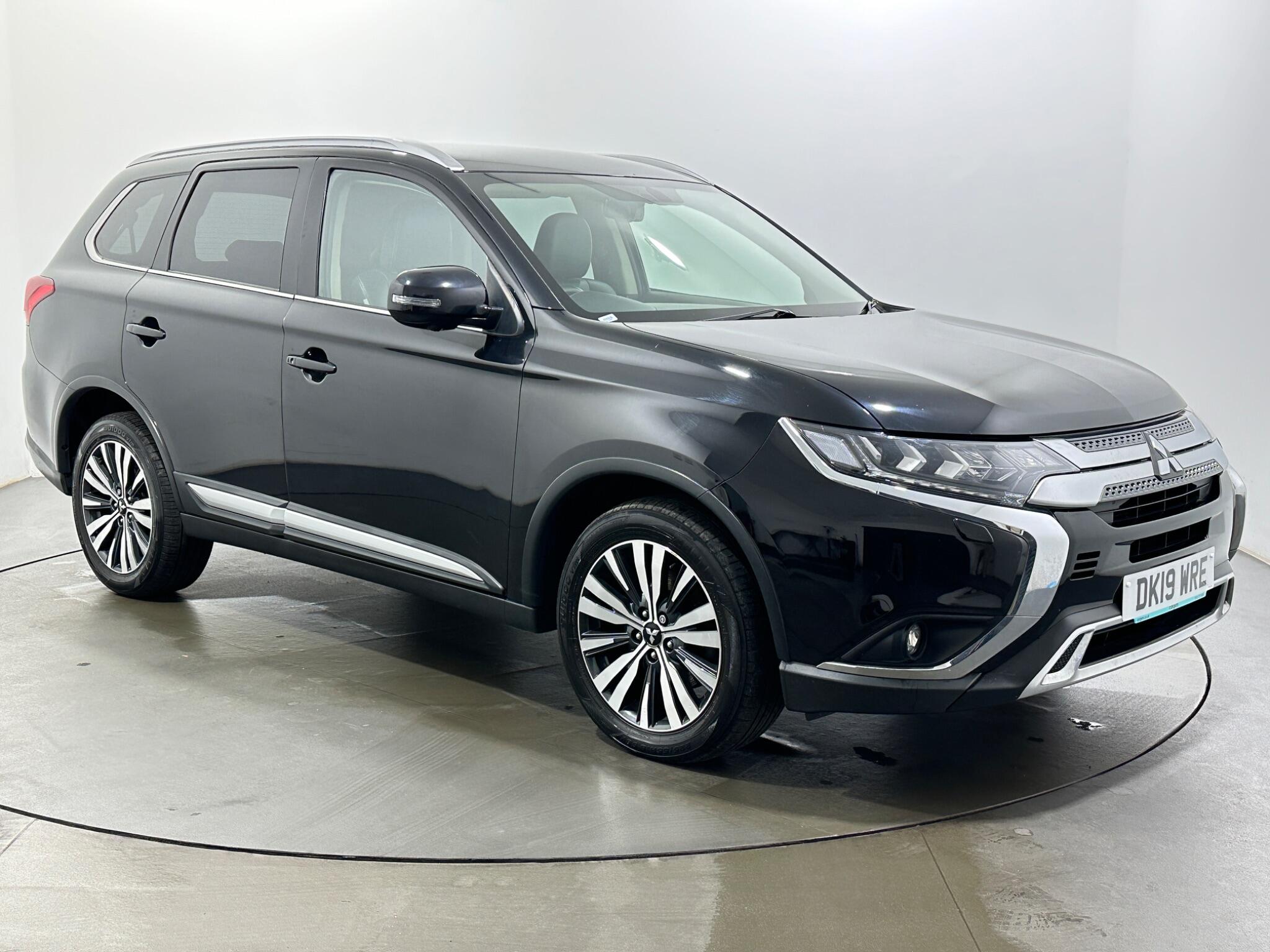 Mitsubishi Outlander main image