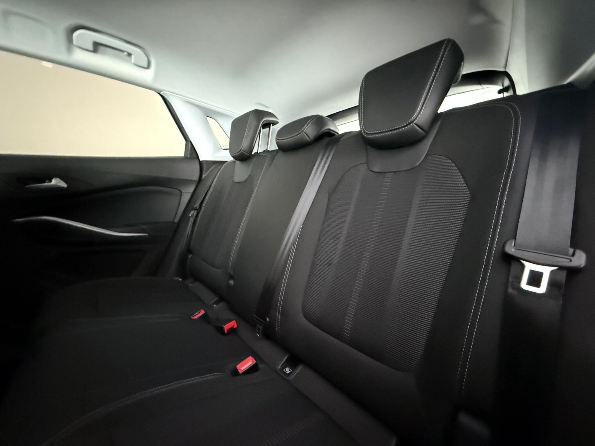Vauxhall Grandland view 33