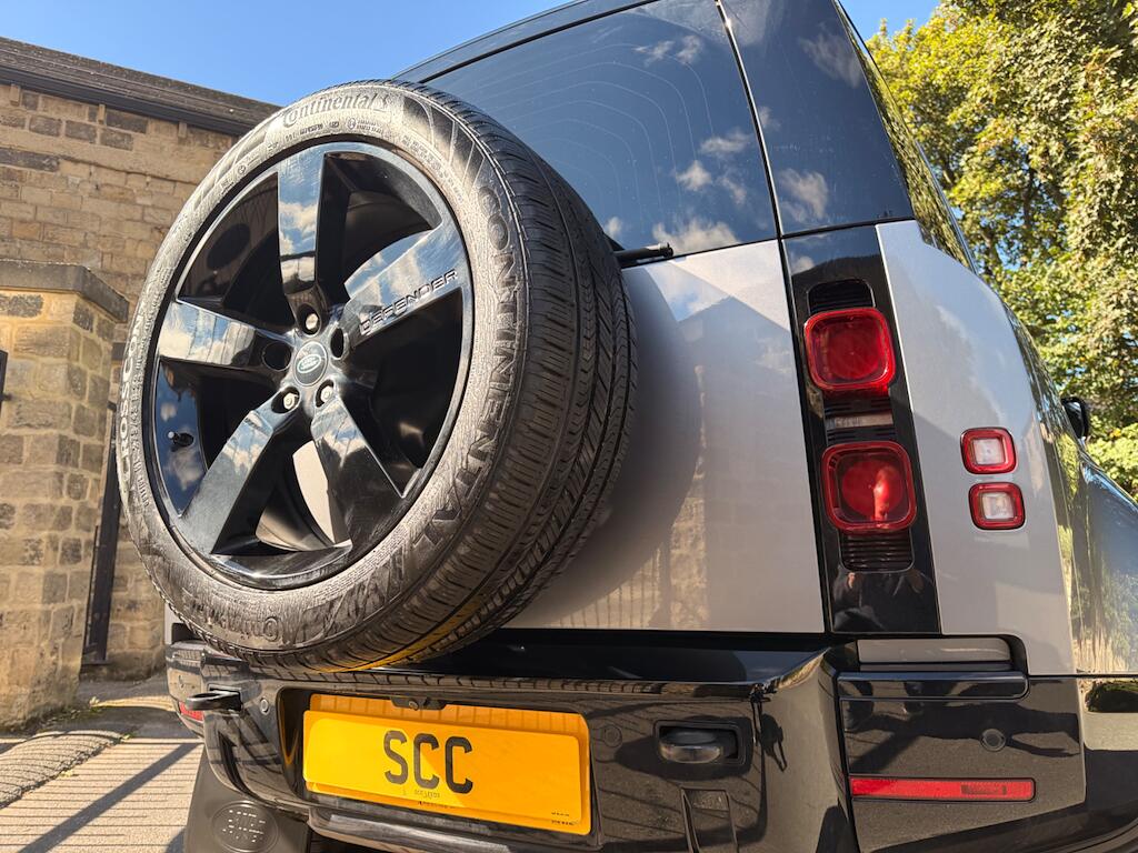 Land Rover Defender view 27