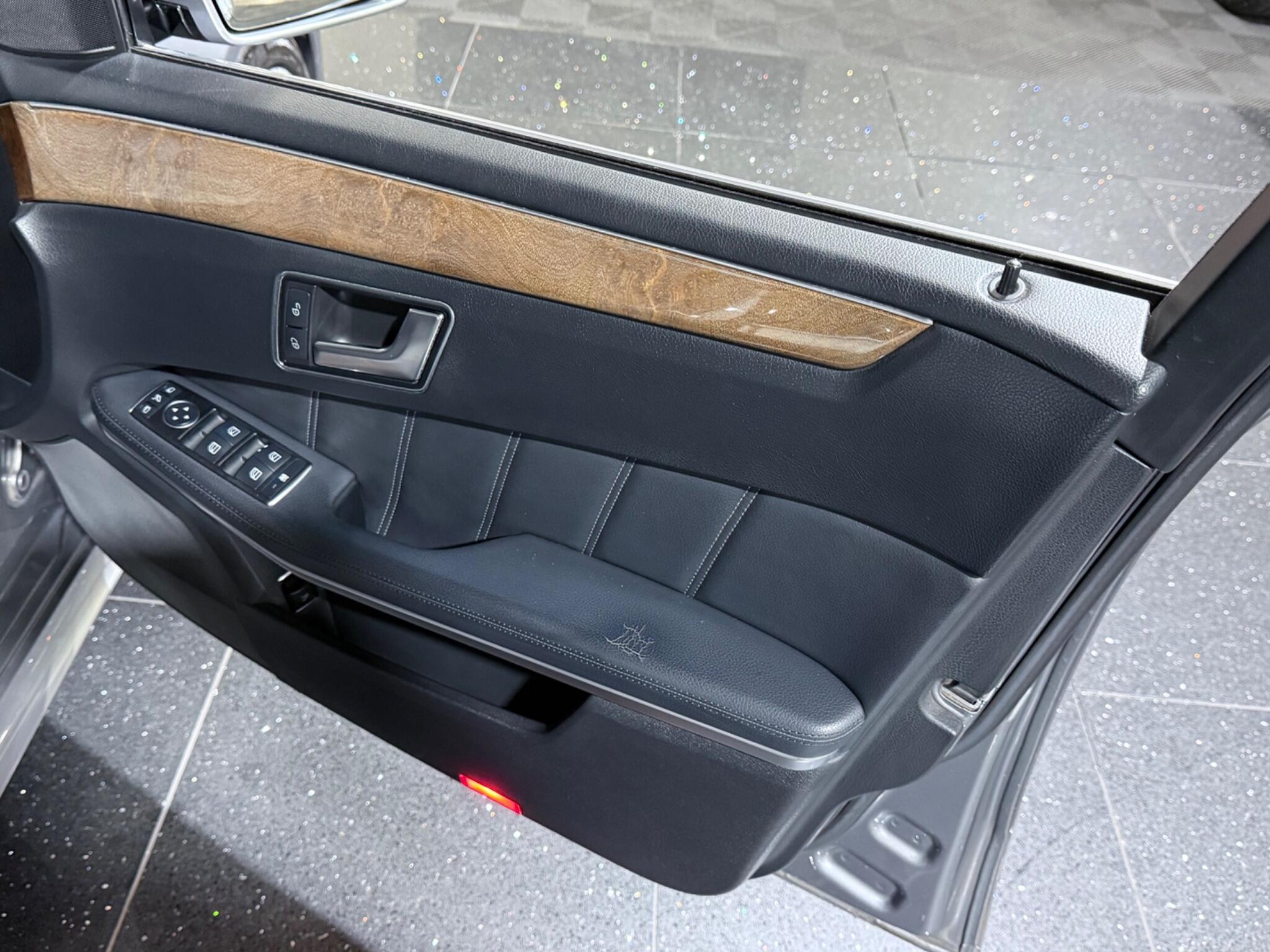 Mercedes-Benz E-Class view 53