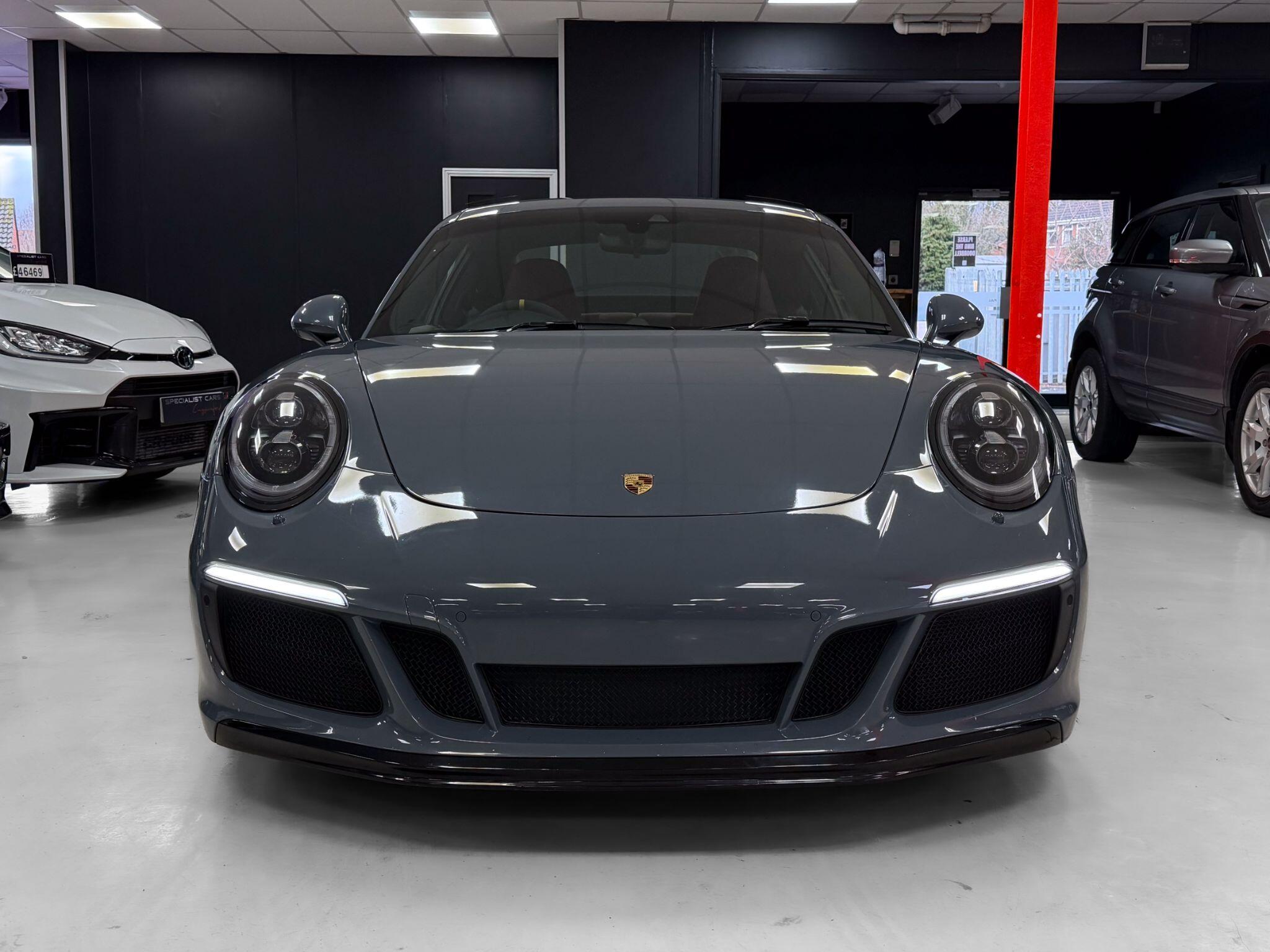 Porsche 911 view 13