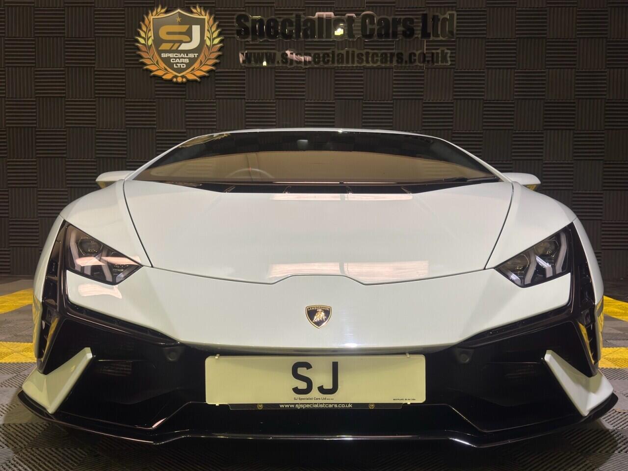 Lamborghini Huracan view 2