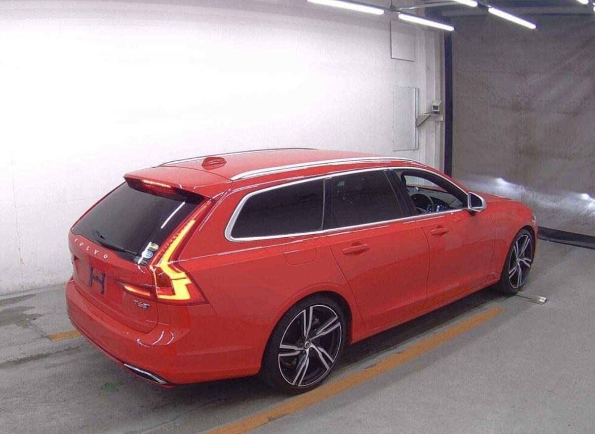 Volvo V90 view 4