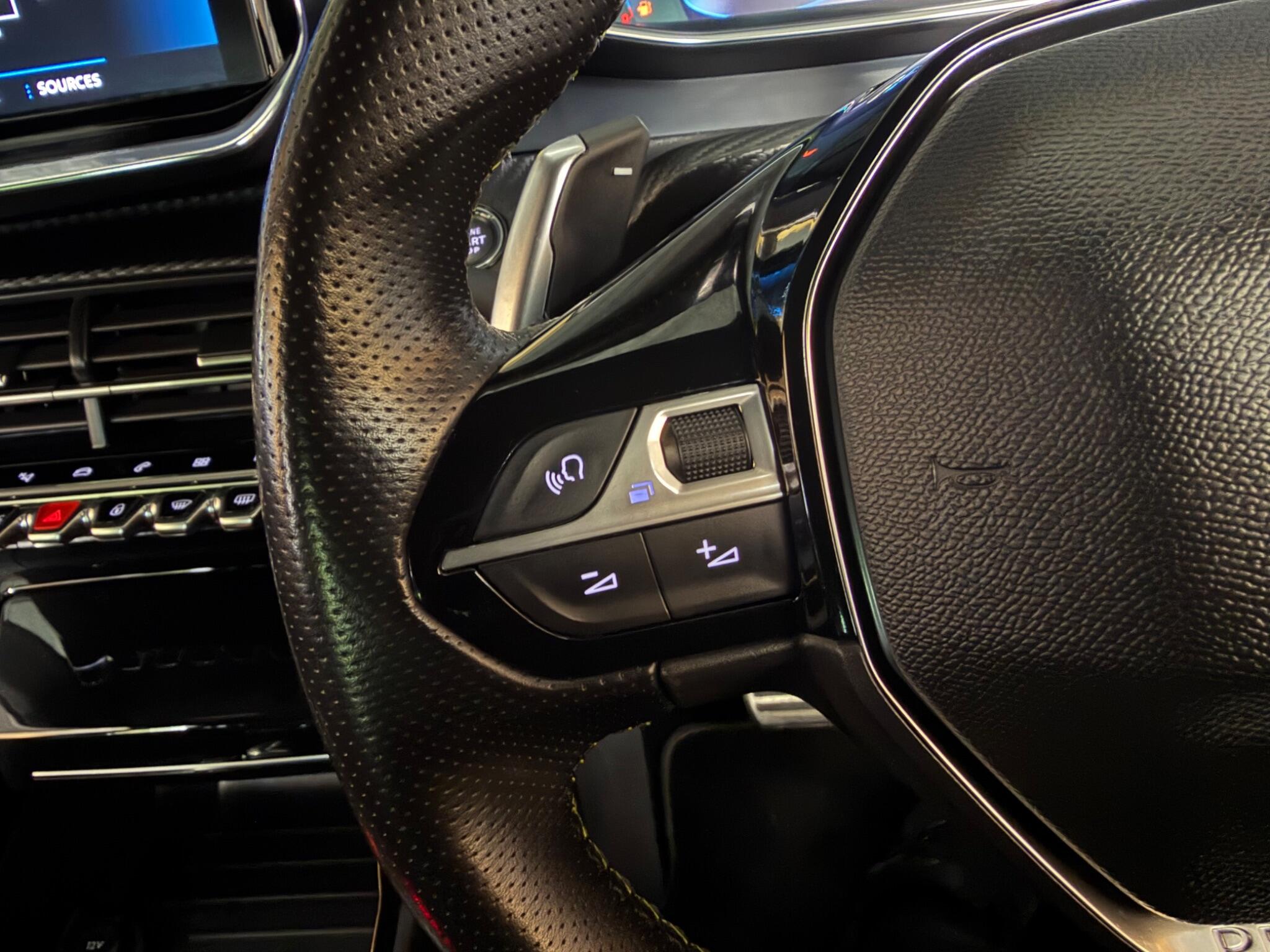 Peugeot 208 view 20