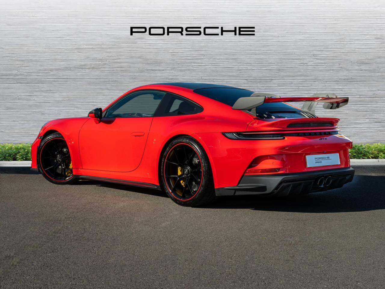 Porsche 911 view 3
