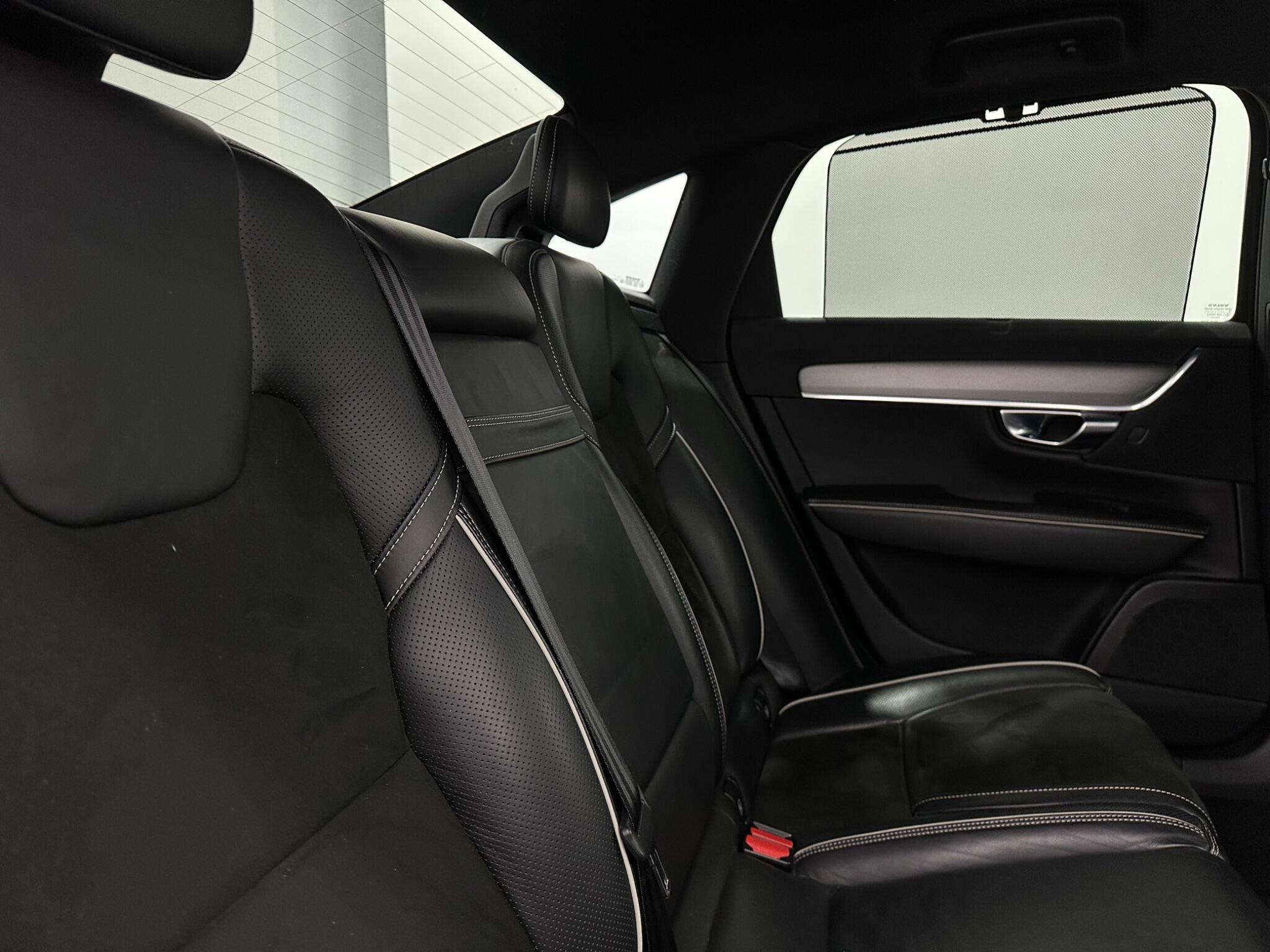 Volvo S90 view 40