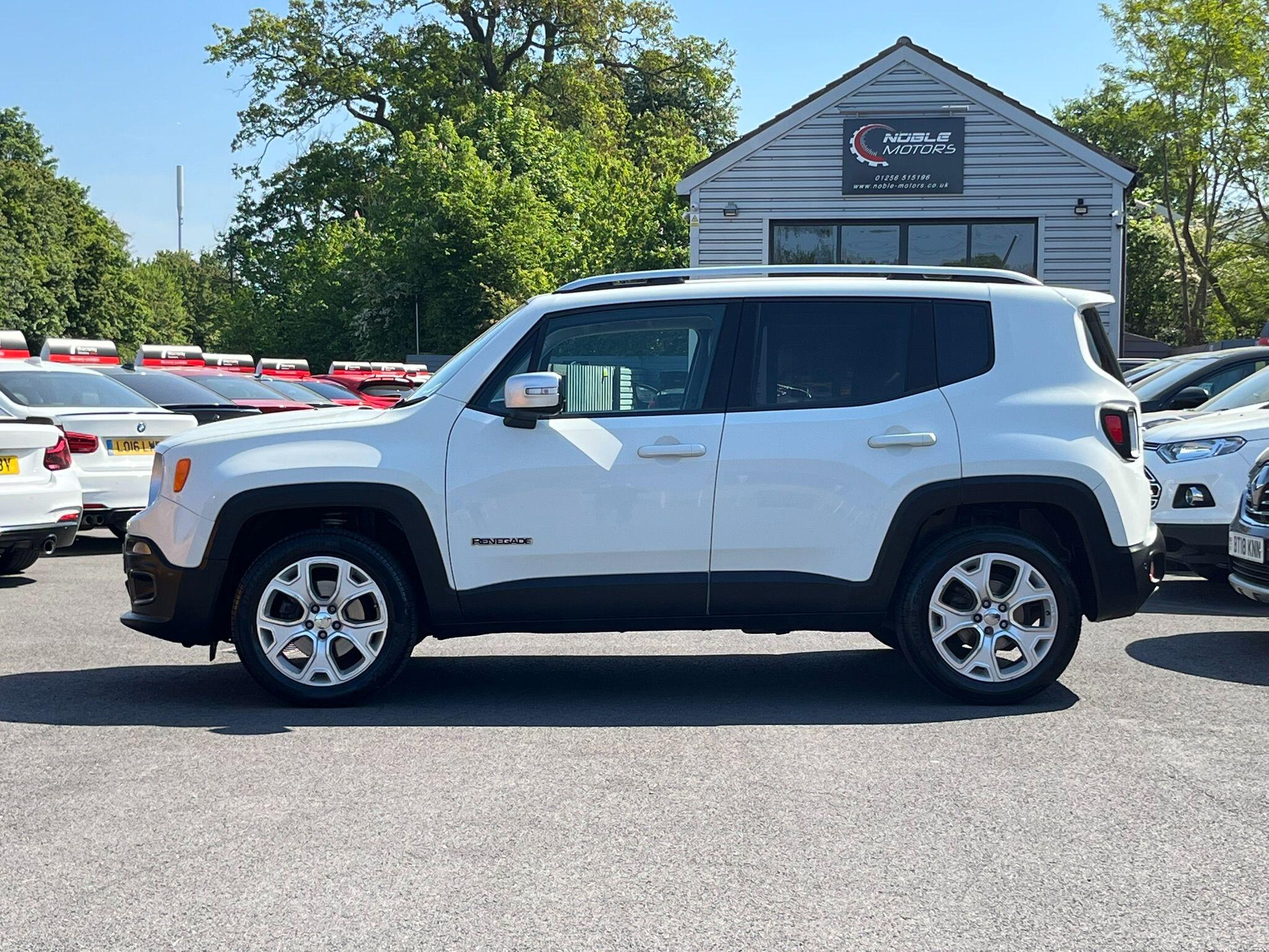 Jeep Renegade view 4