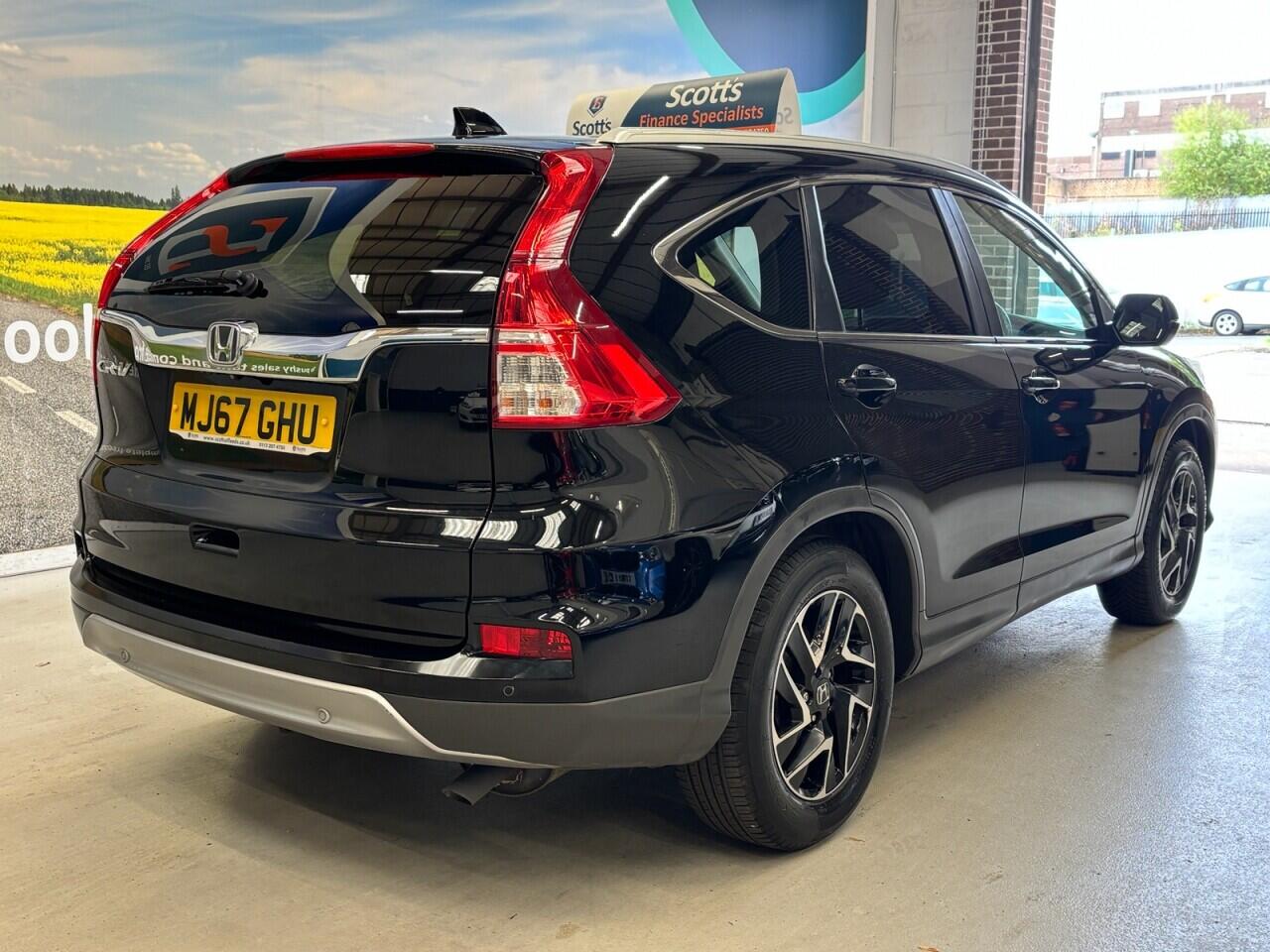 Honda CR-V view 5