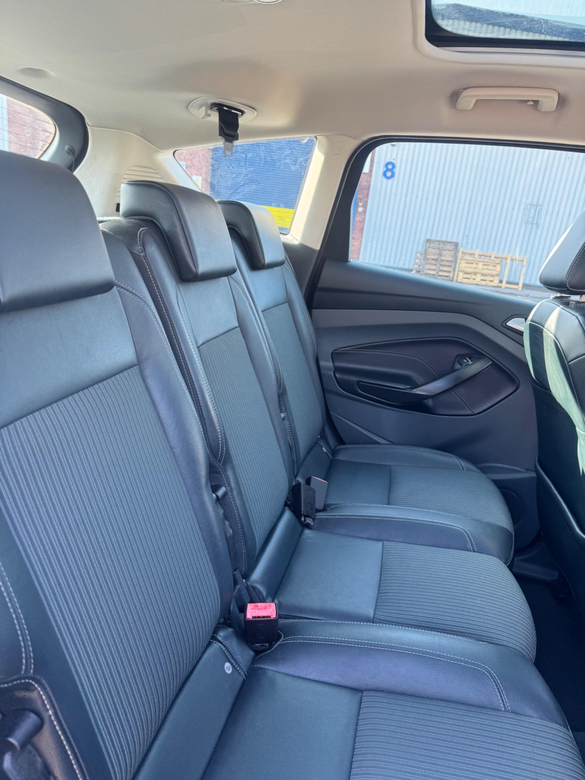 Ford C-Max view 30