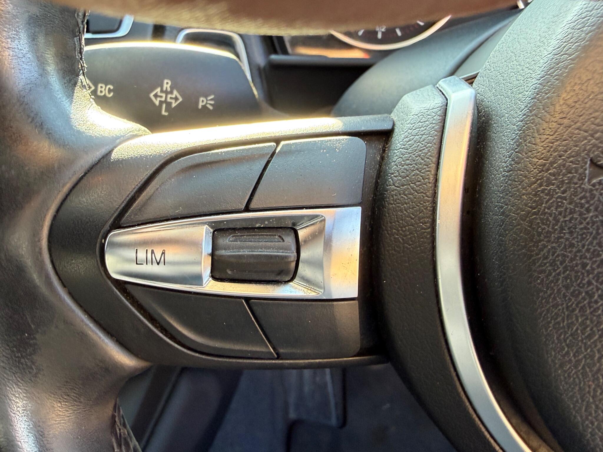 BMW 1 Series view 26