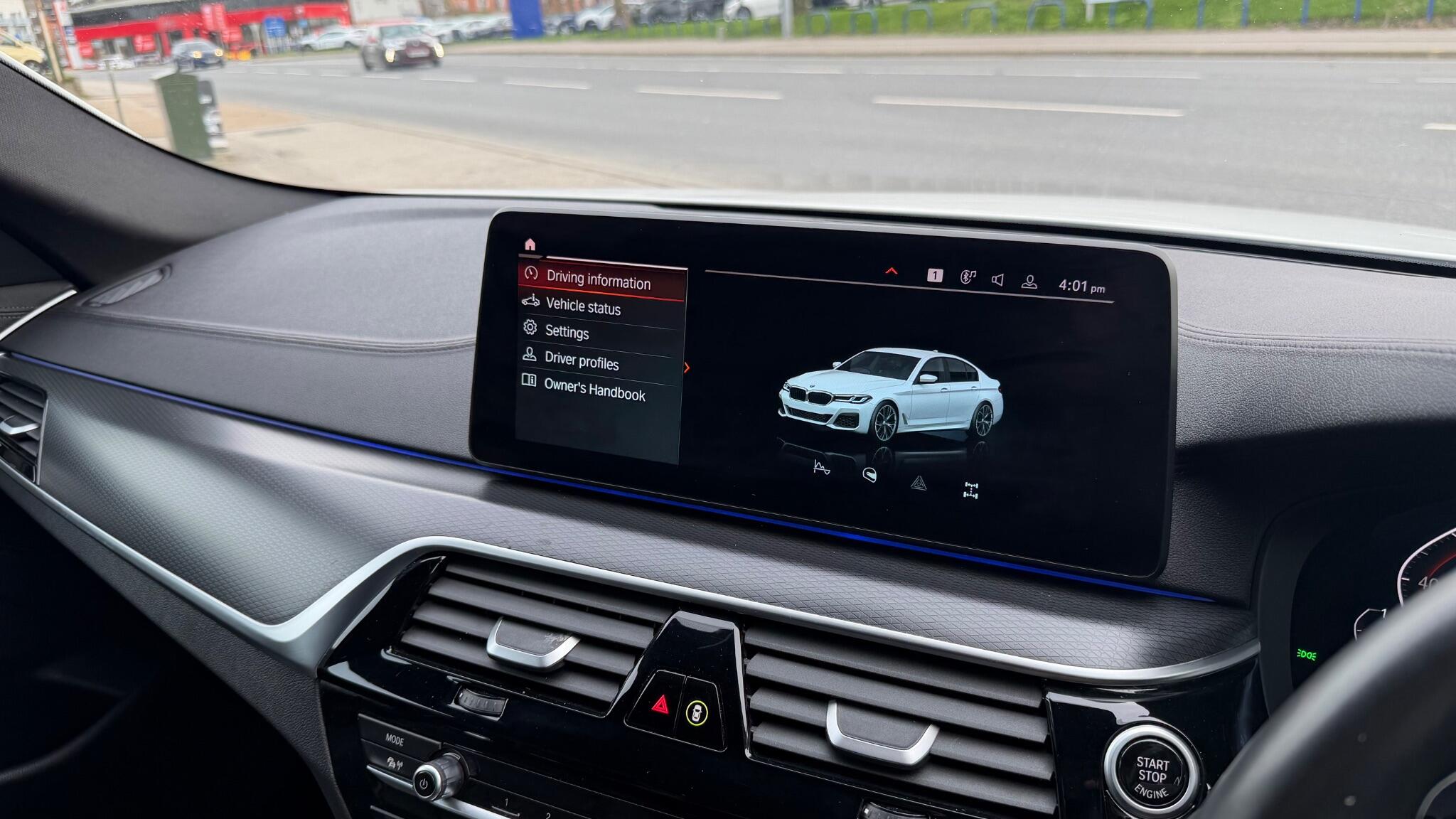 BMW 5 Series view 17