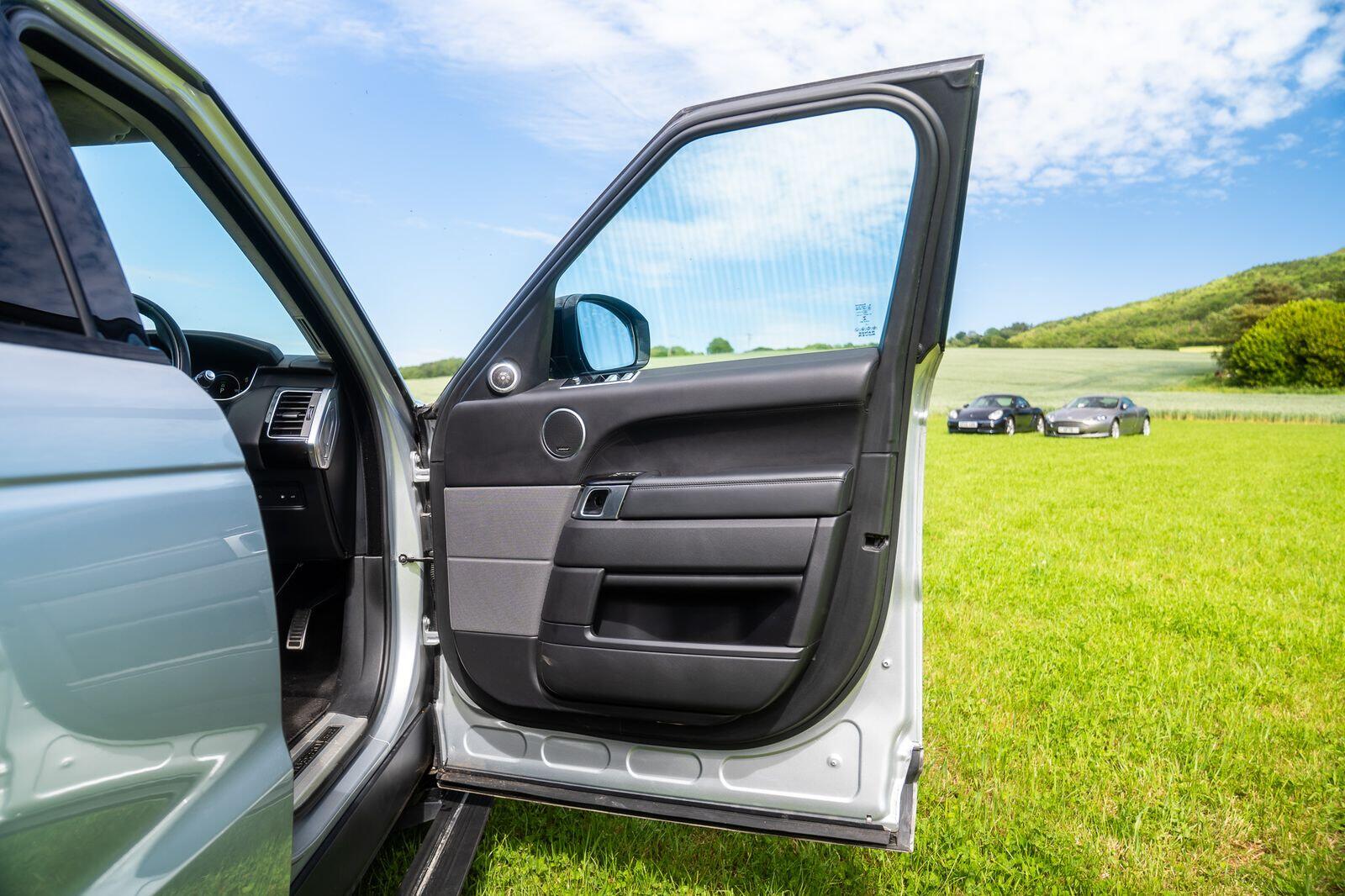 Land Rover Range Rover Sport view 18