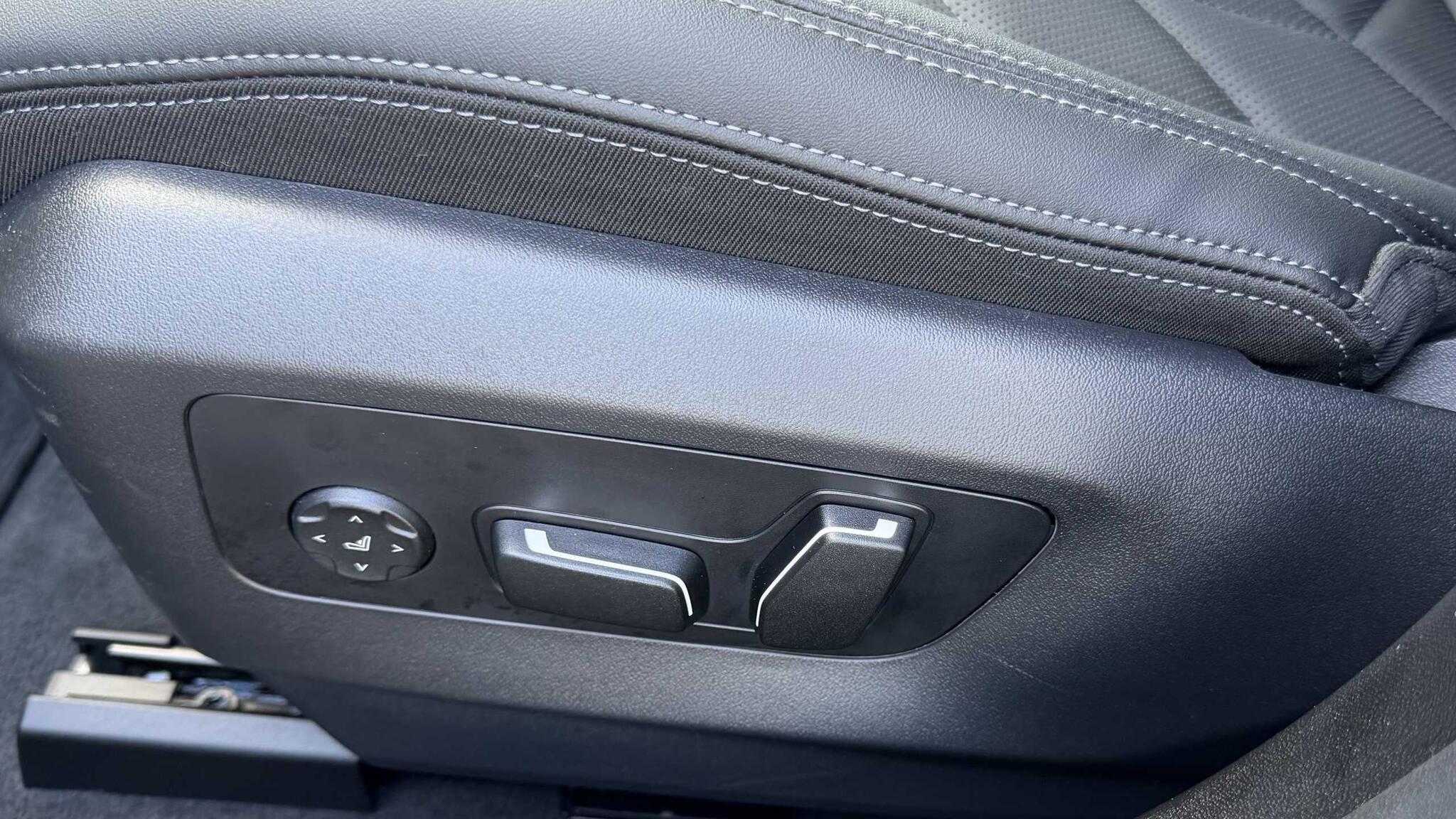 BMW i5 view 31