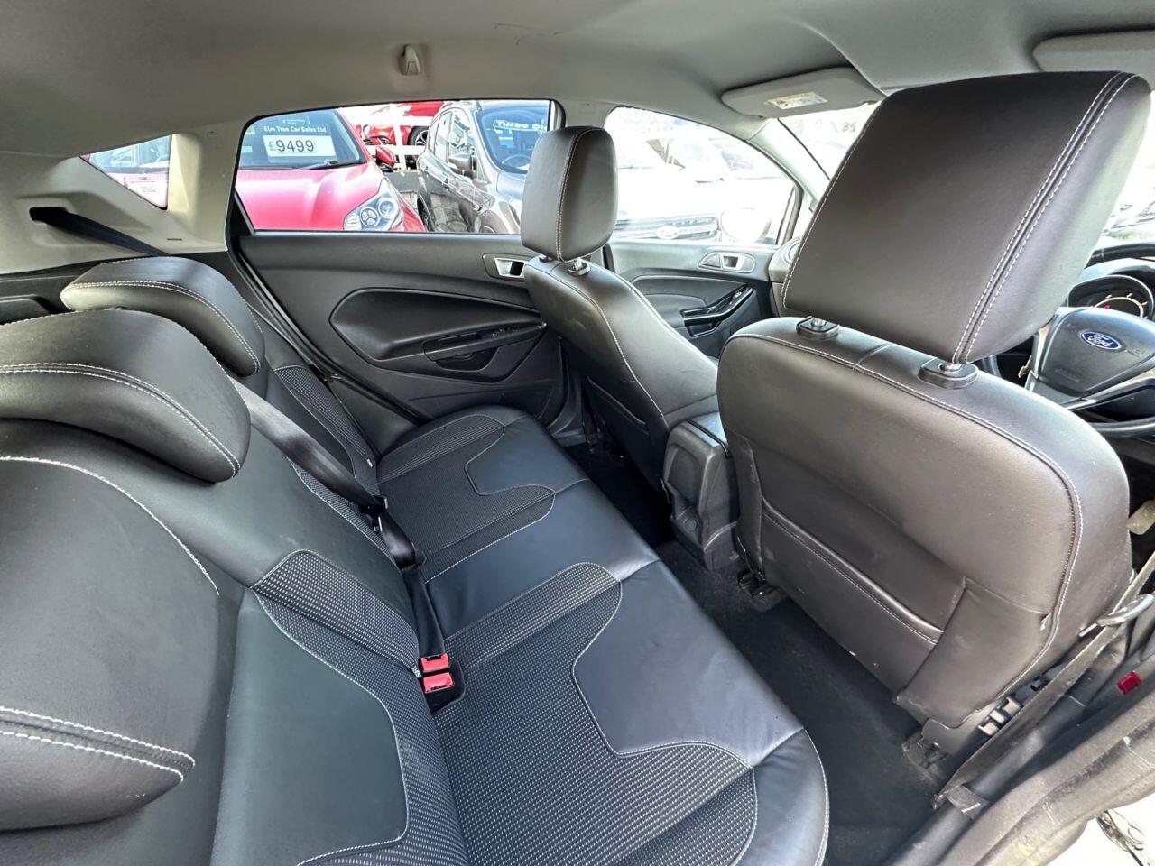Ford Fiesta view 35