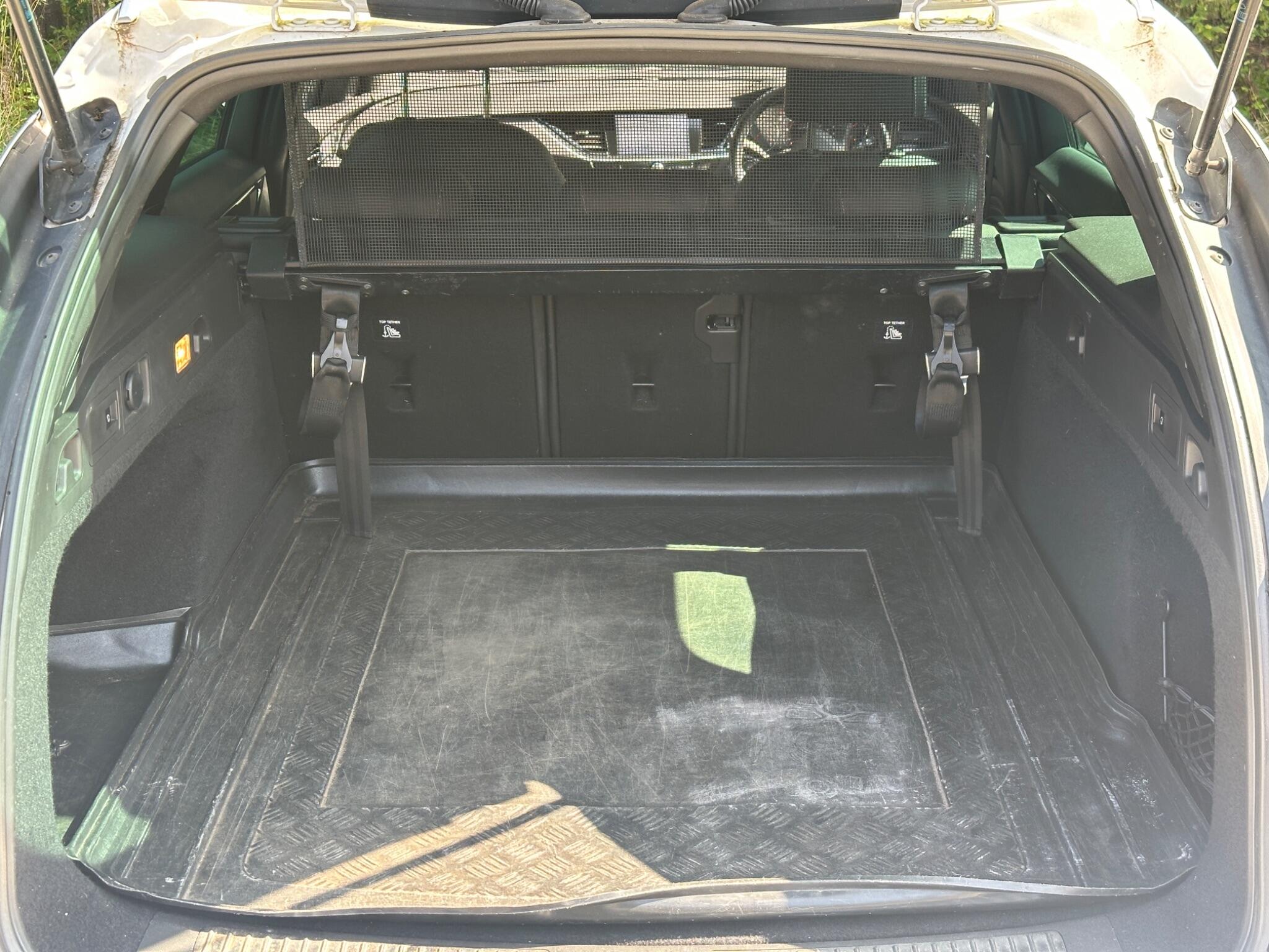 Vauxhall Insignia view 9