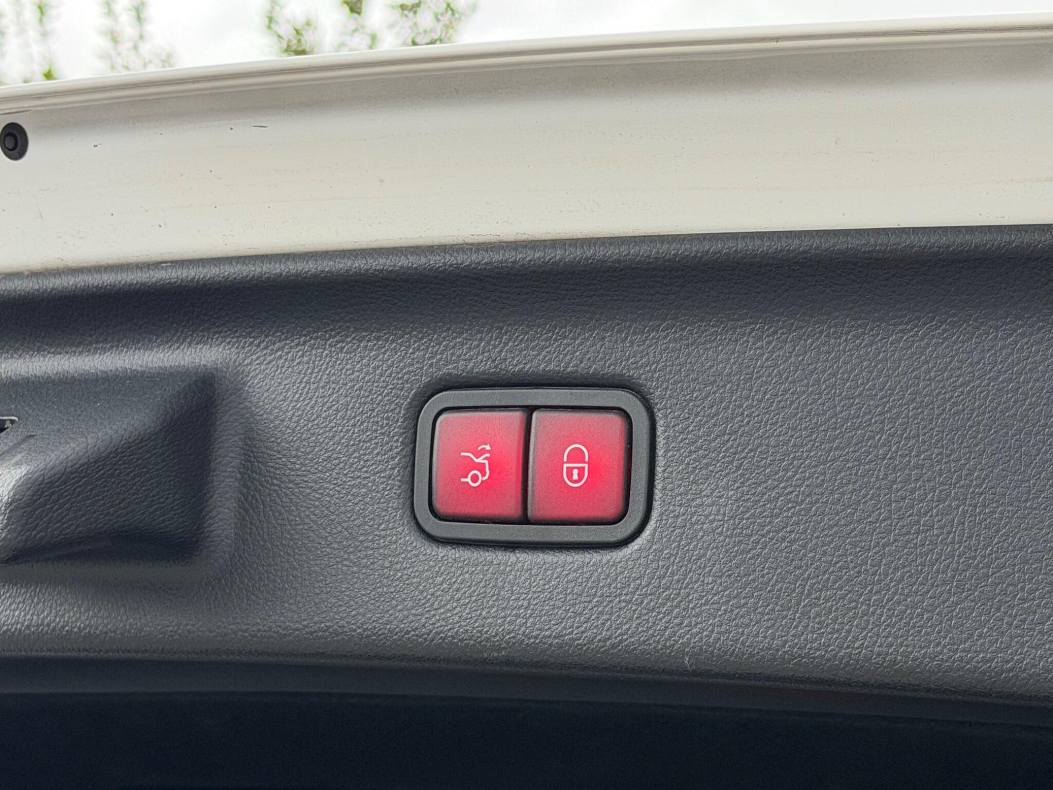 Mercedes-Benz S-Class view 53