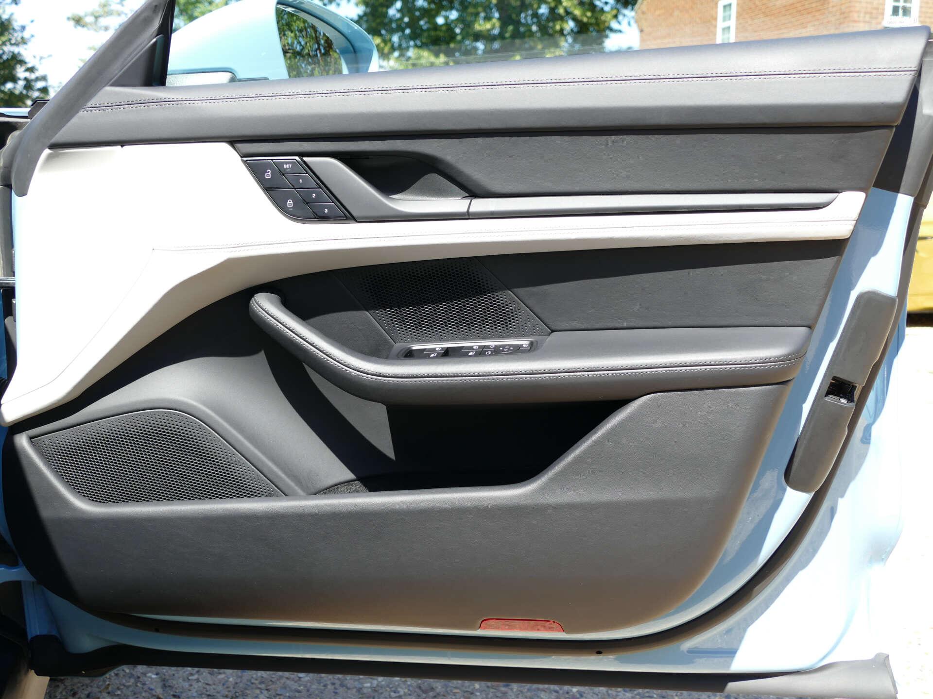 Porsche Taycan view 41