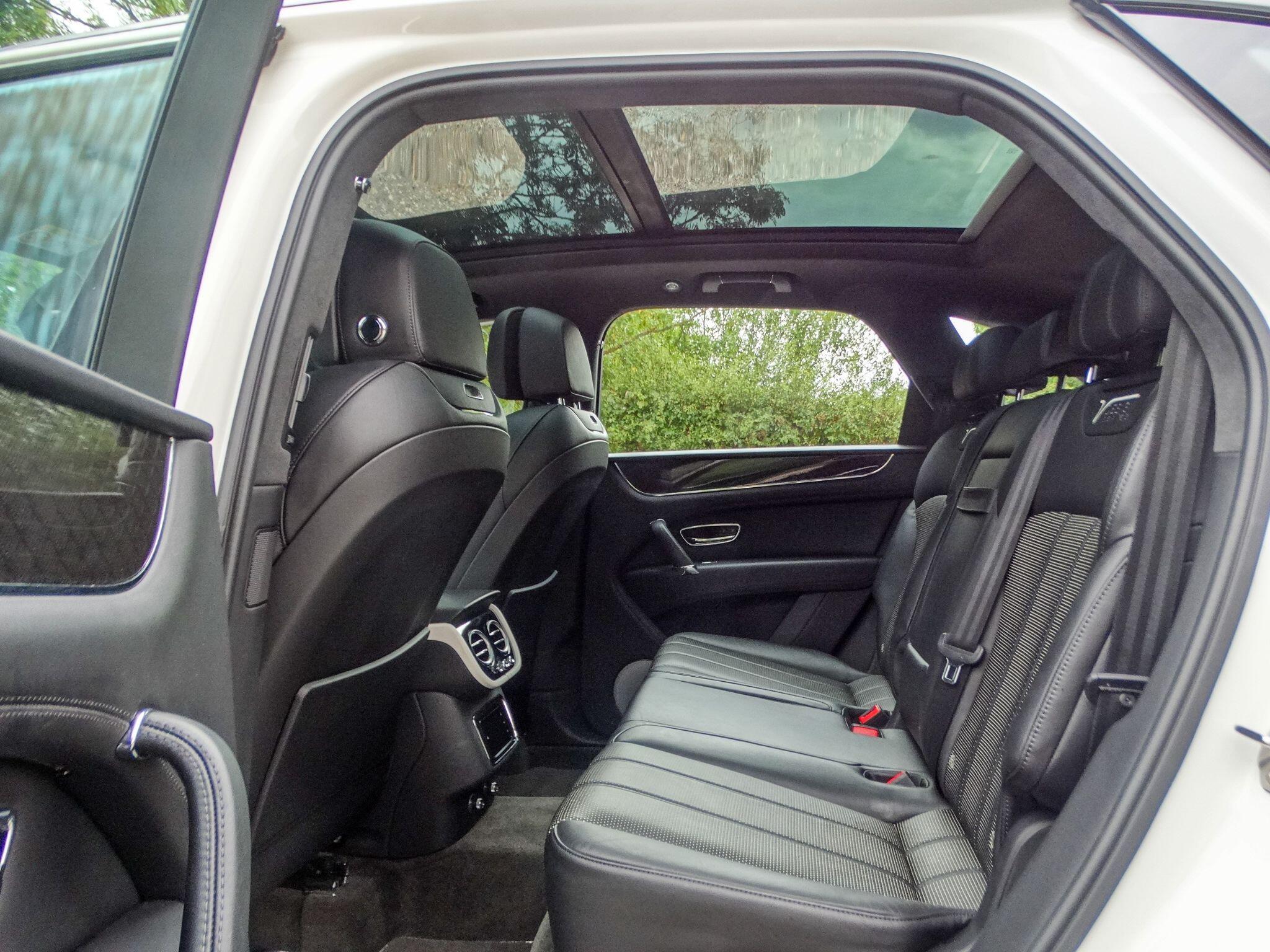 Bentley Bentayga view 15