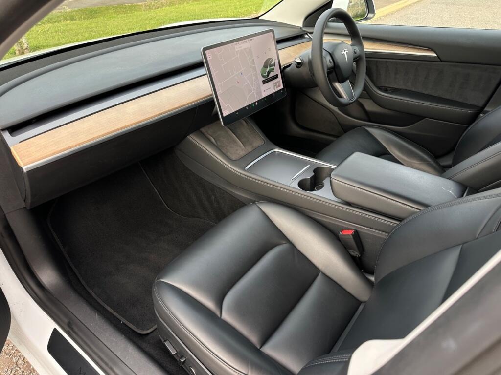 Tesla Model 3 view 14
