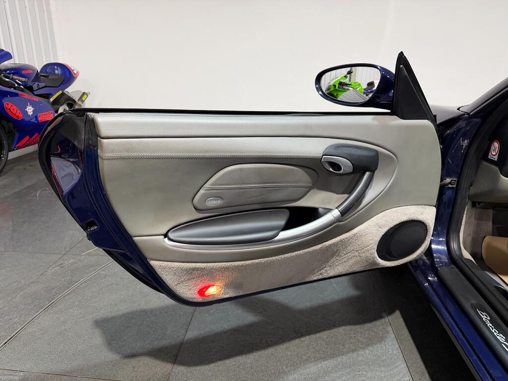 Porsche Boxster view 41